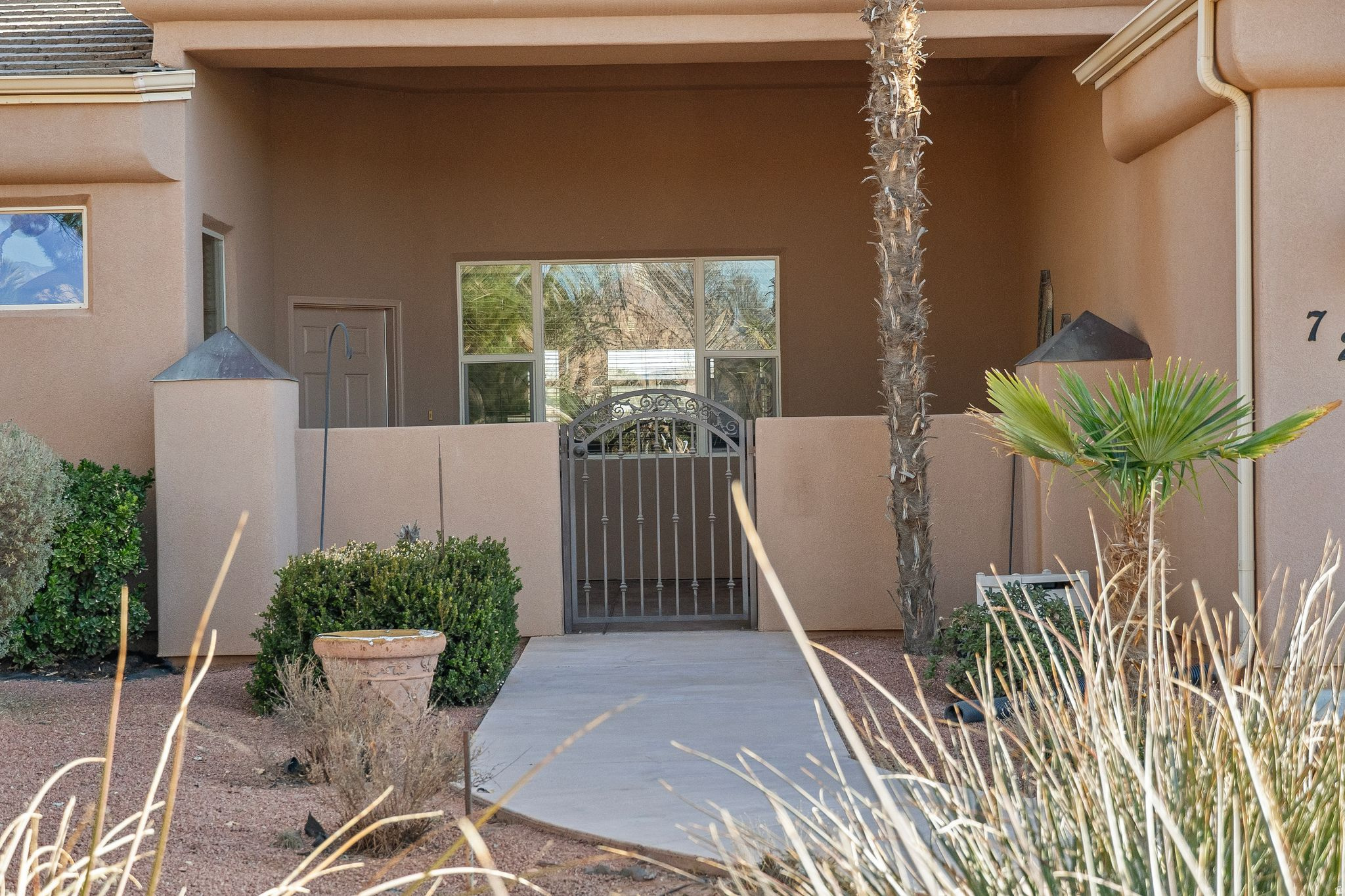 MEADOW LANE EST - Residential