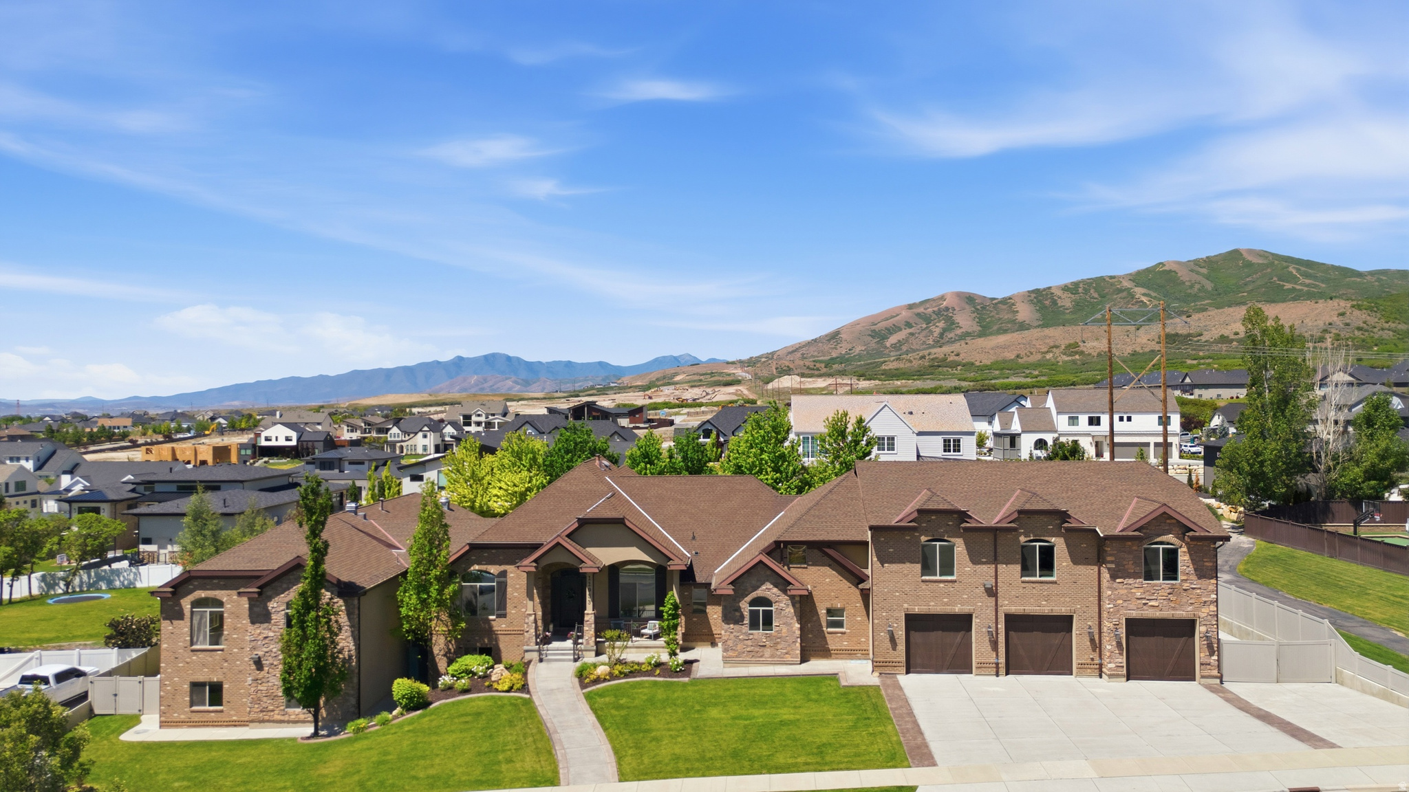 HOLLOW ESTATES - Residential