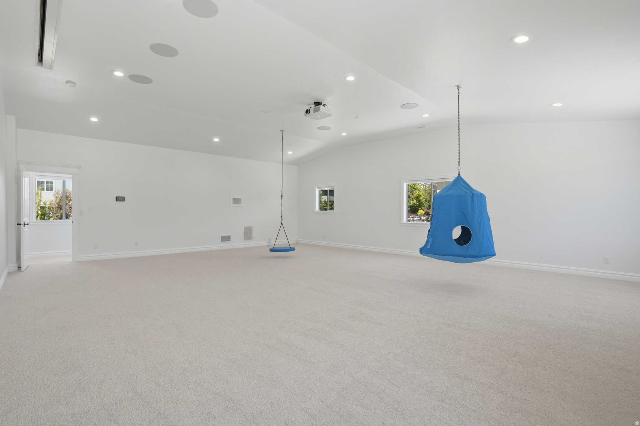 HOLLOW ESTATES - Residential