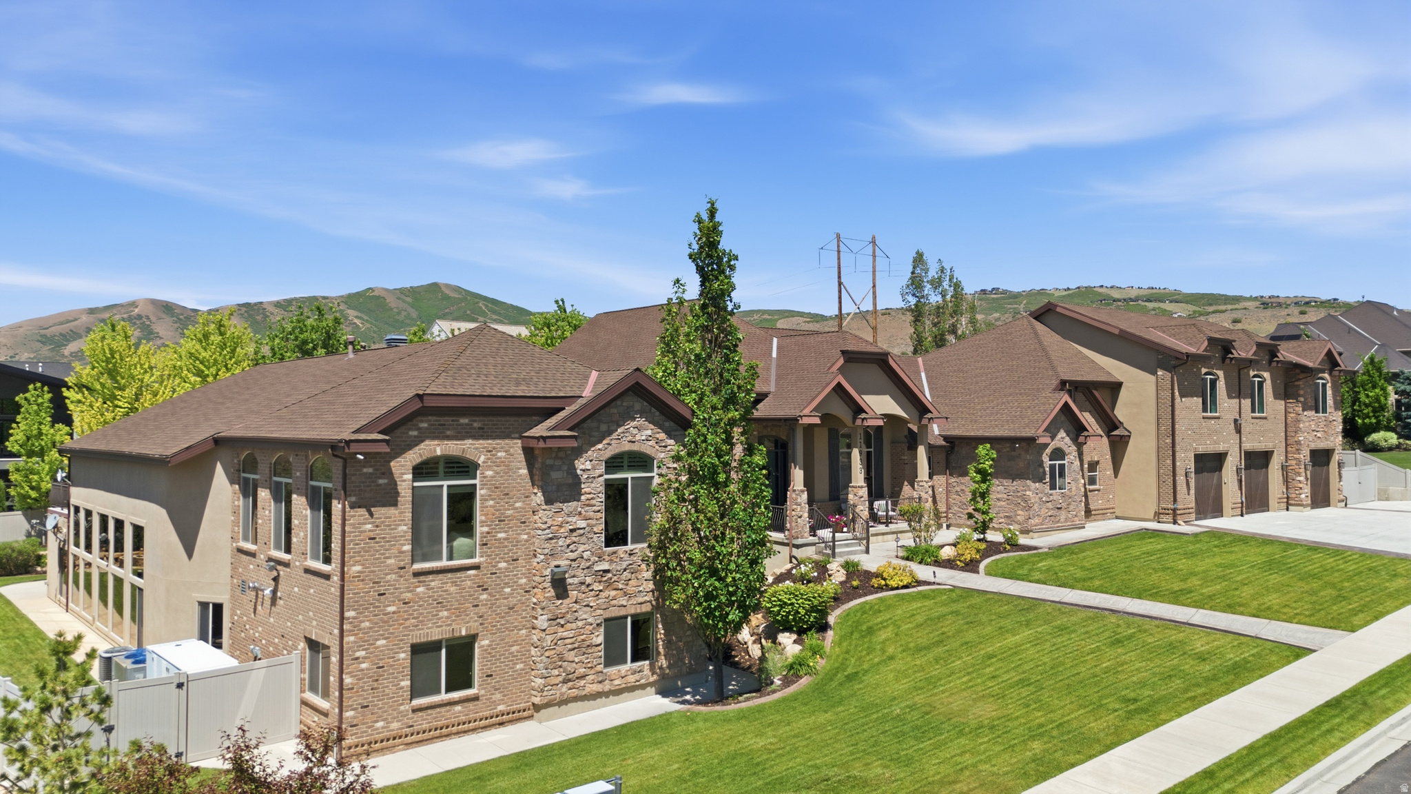 HOLLOW ESTATES - Residential