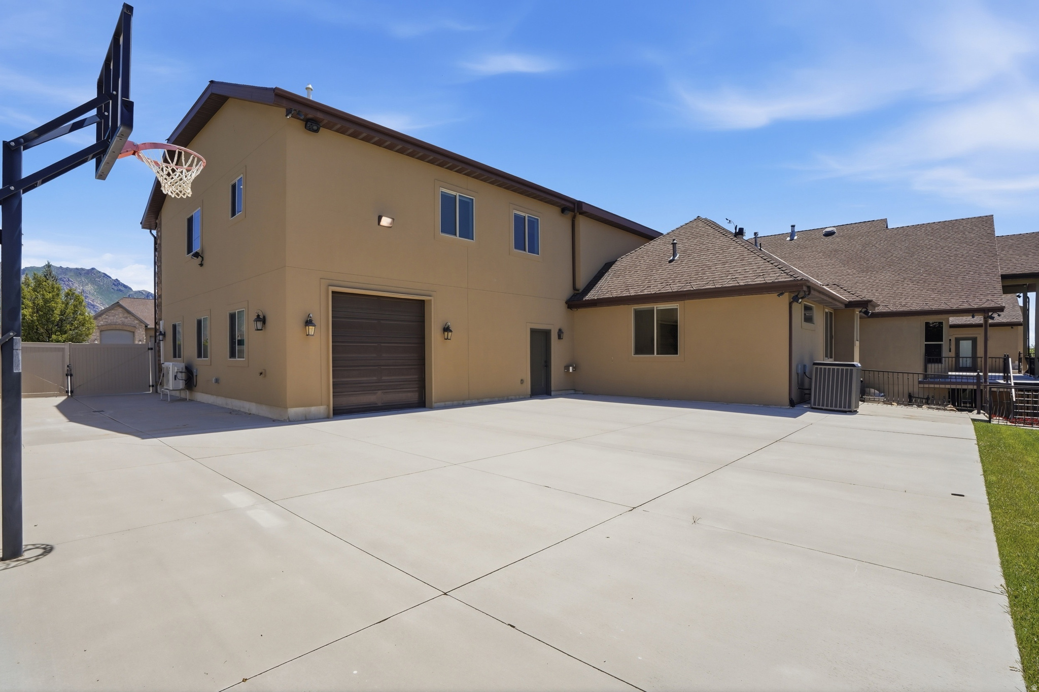 HOLLOW ESTATES - Residential