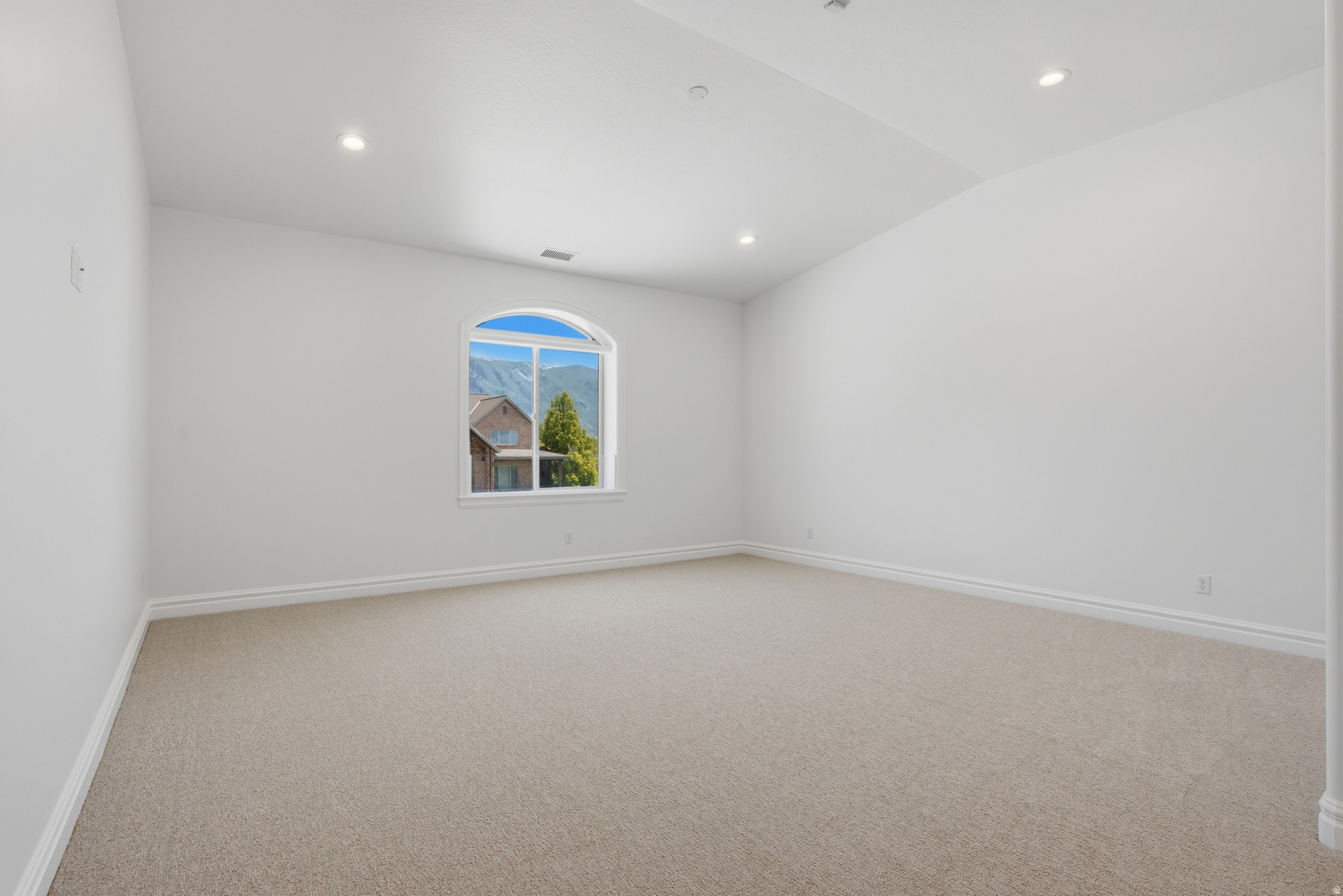 HOLLOW ESTATES - Residential