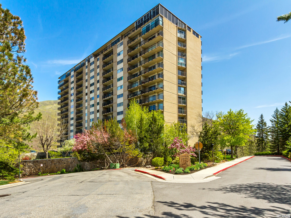 CANYON CREST - Residential