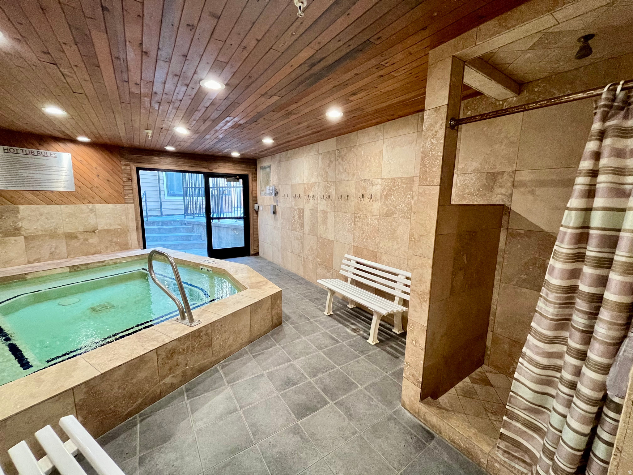 CARRIAGE HOUSE CONDOMINIUMSAS - Residential