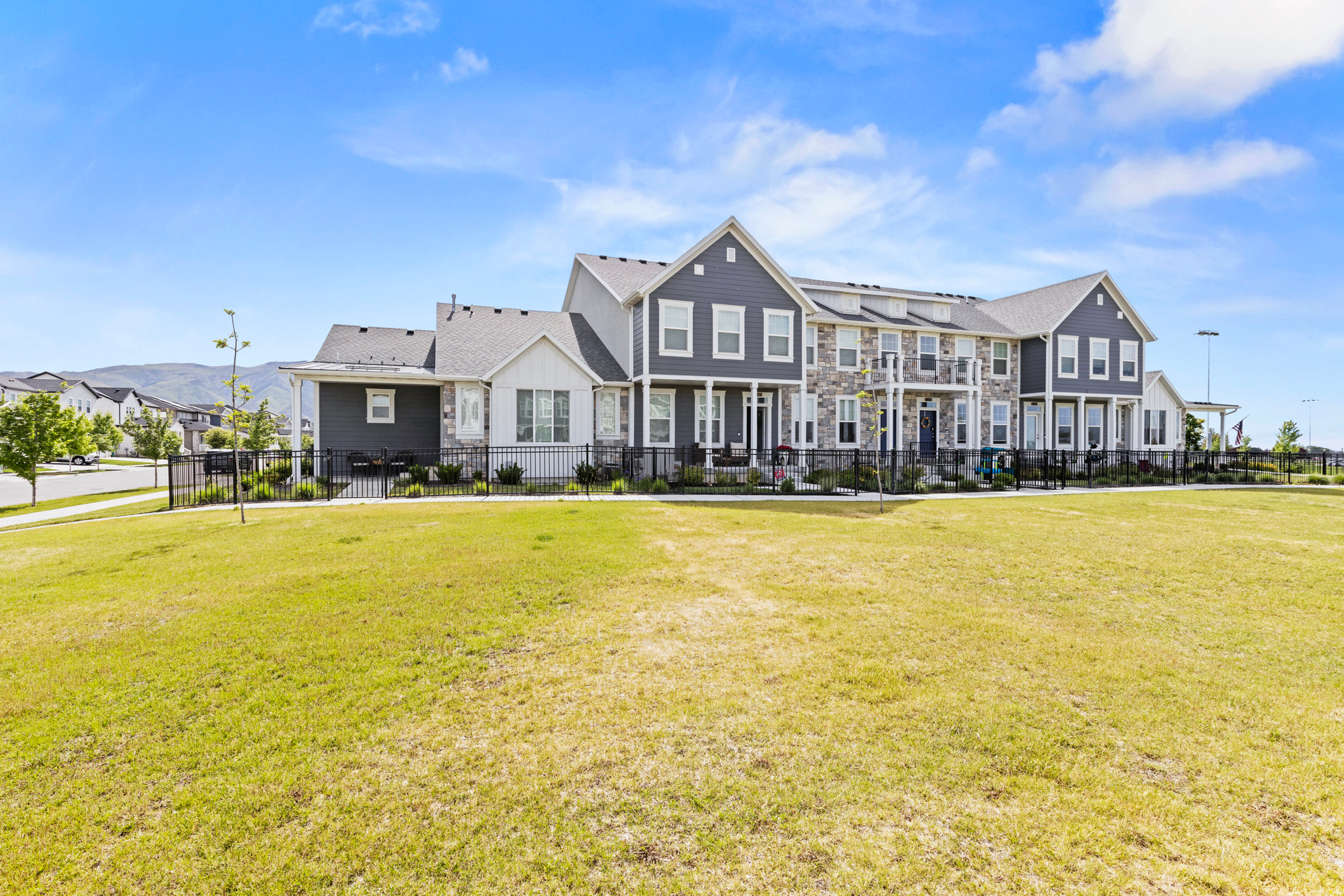 HIGHLAND AT THE PARK - Residential