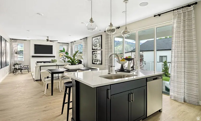 GENEVA ESTATES - Residential