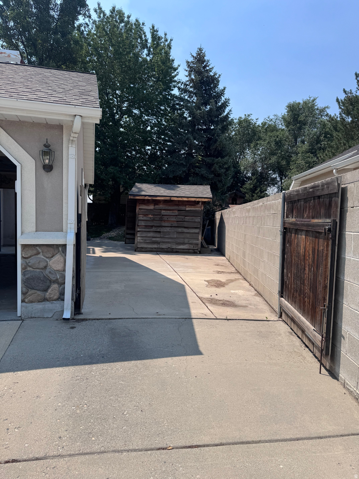MEADOWS - Residential