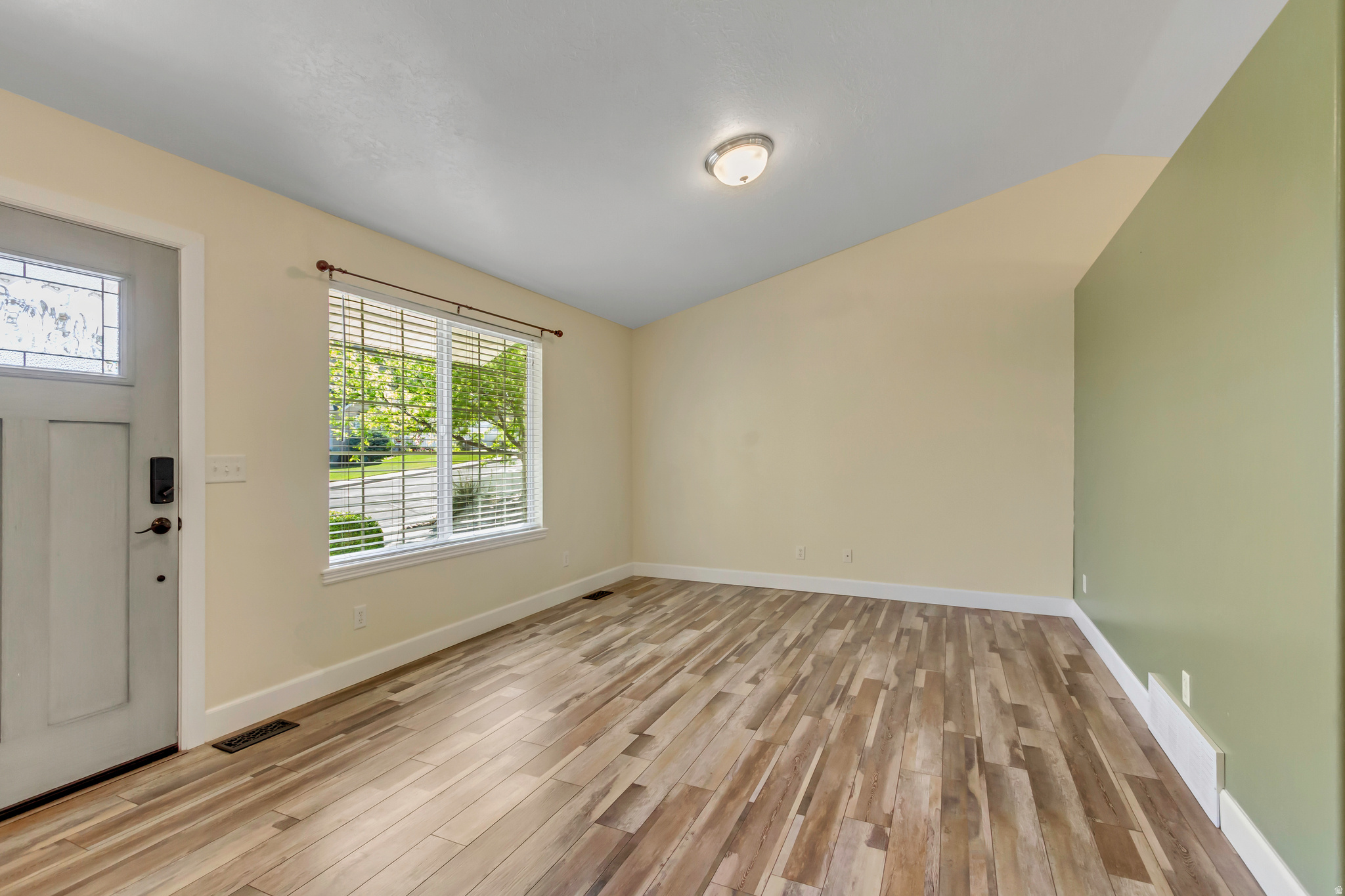 EASTSIDE ESTATES - Residential