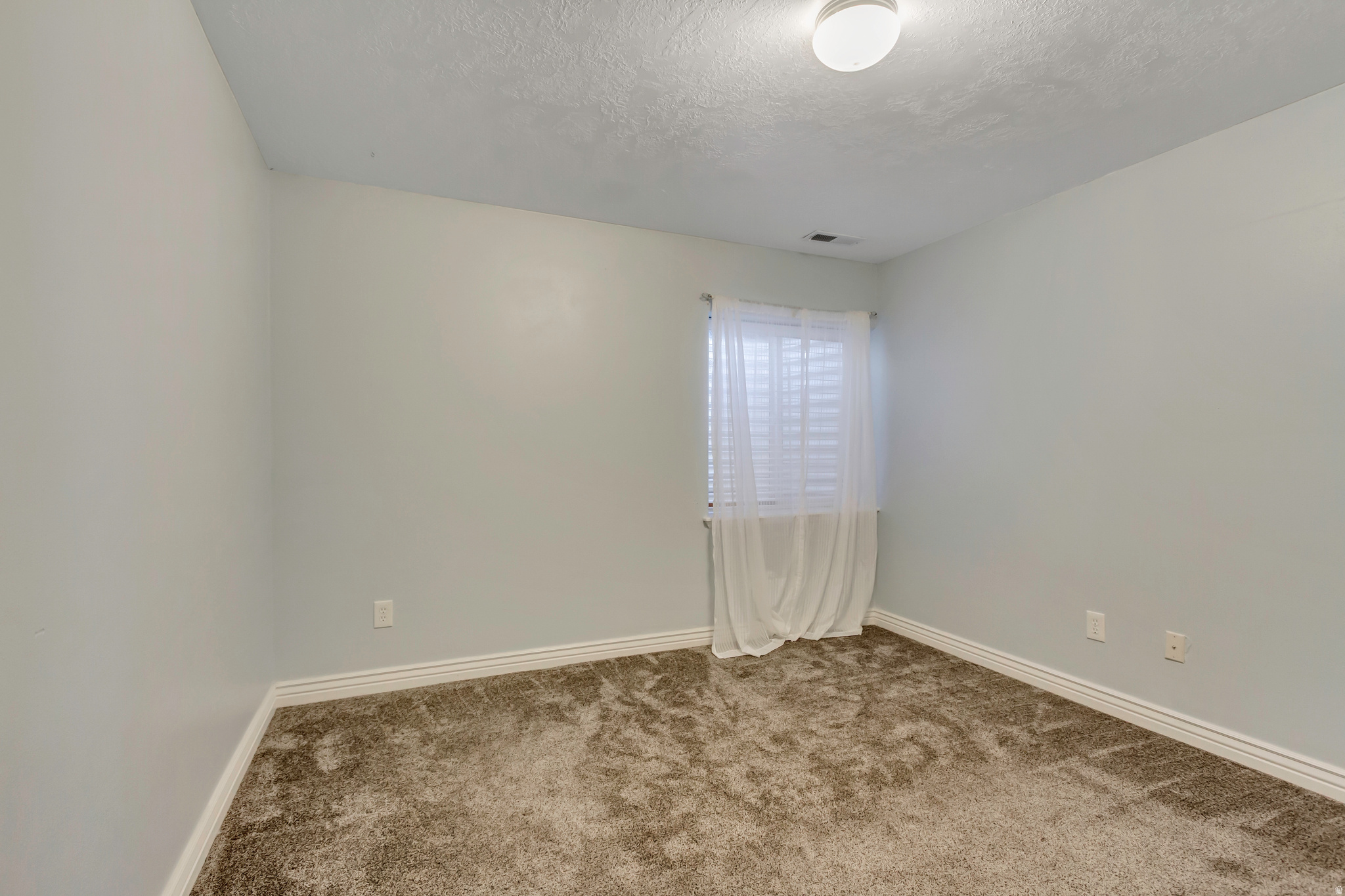 EASTSIDE ESTATES - Residential