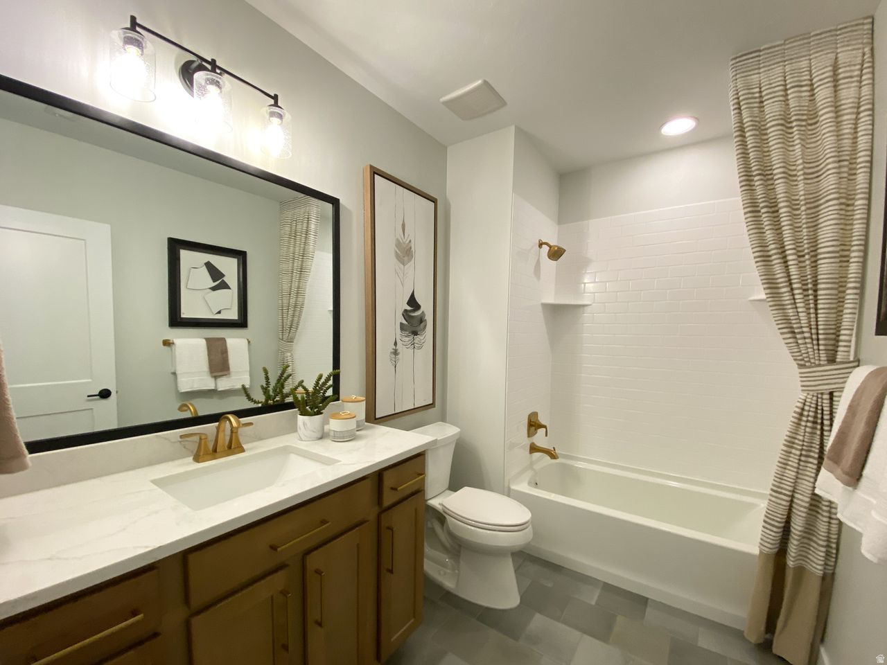RIVERSIDE ESTATES - Residential