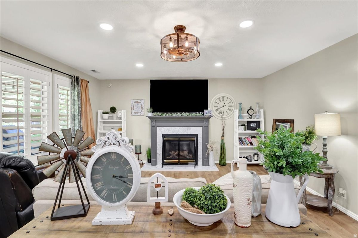 RAVENWOOD - Residential