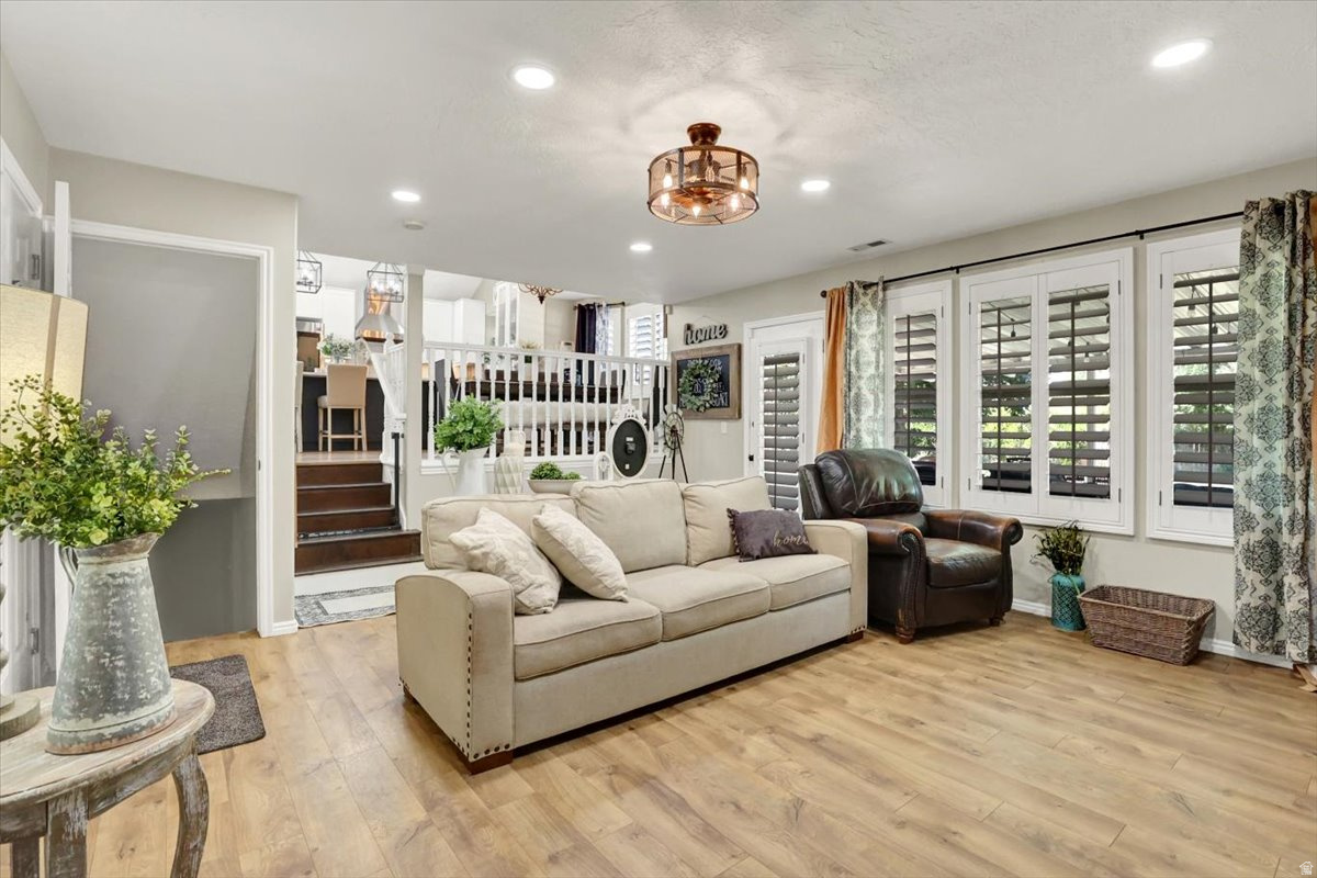 RAVENWOOD - Residential