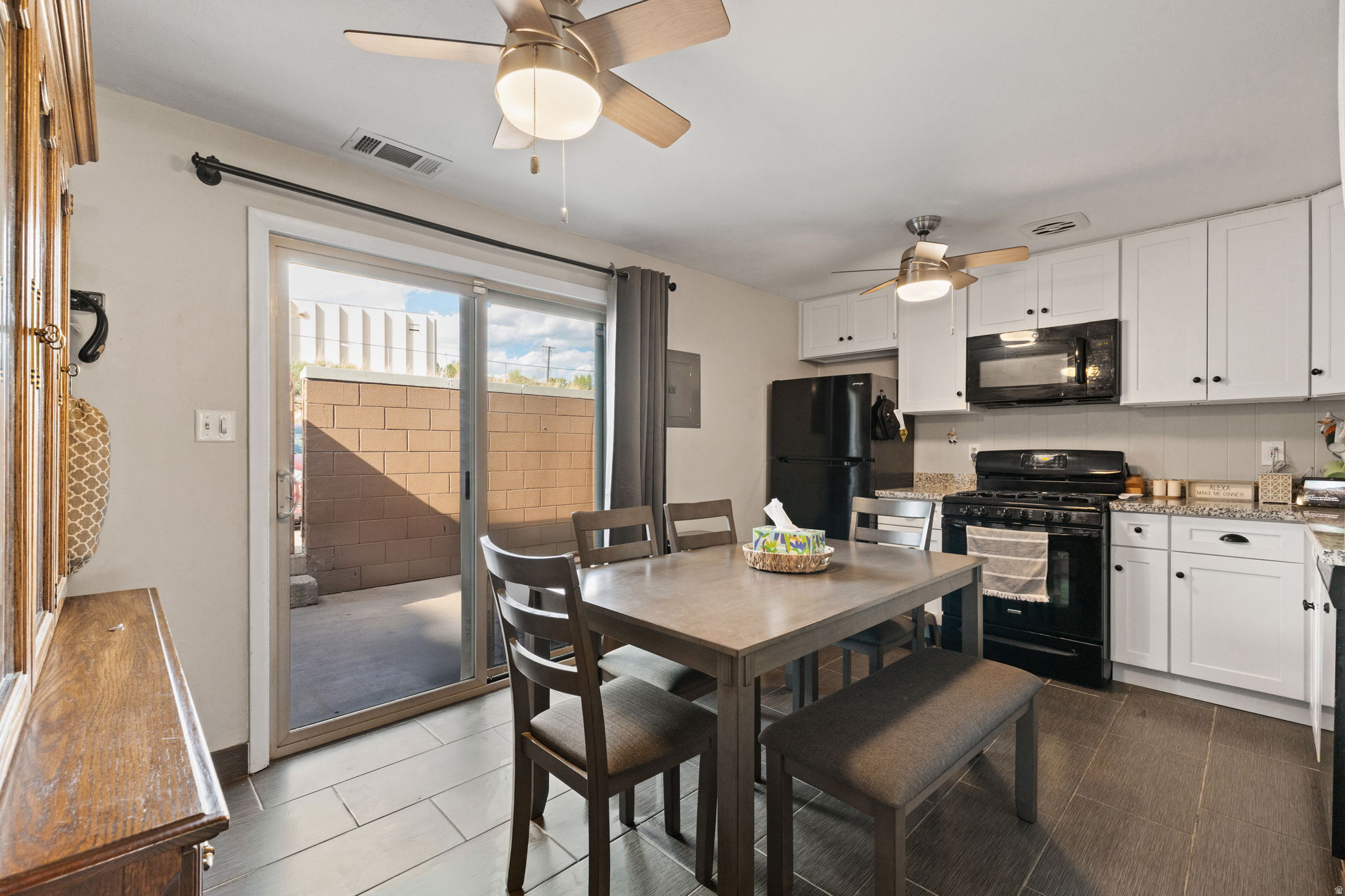 CASTLEBROOK - Residential