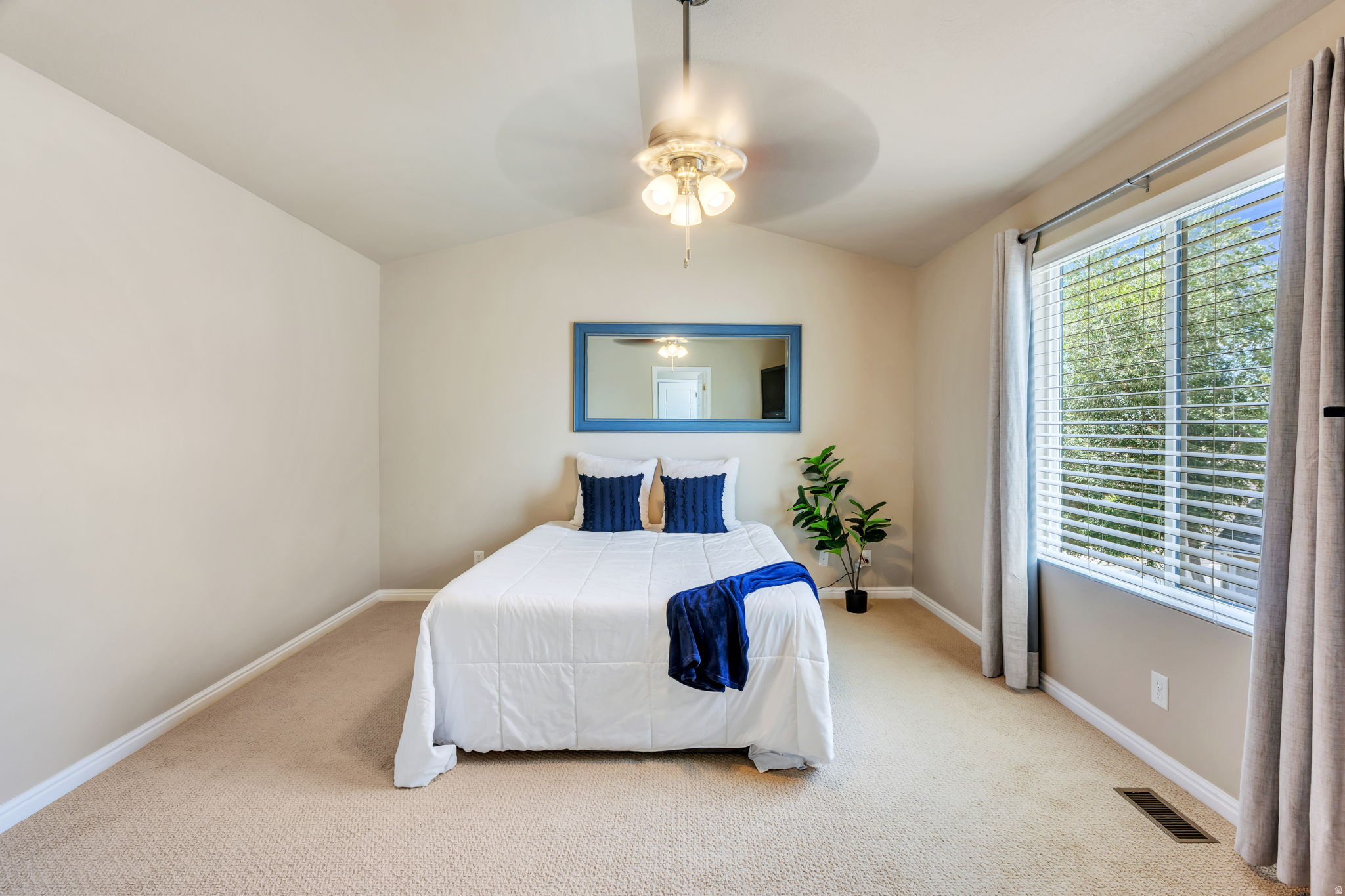 GARDEN GLEN - Residential
