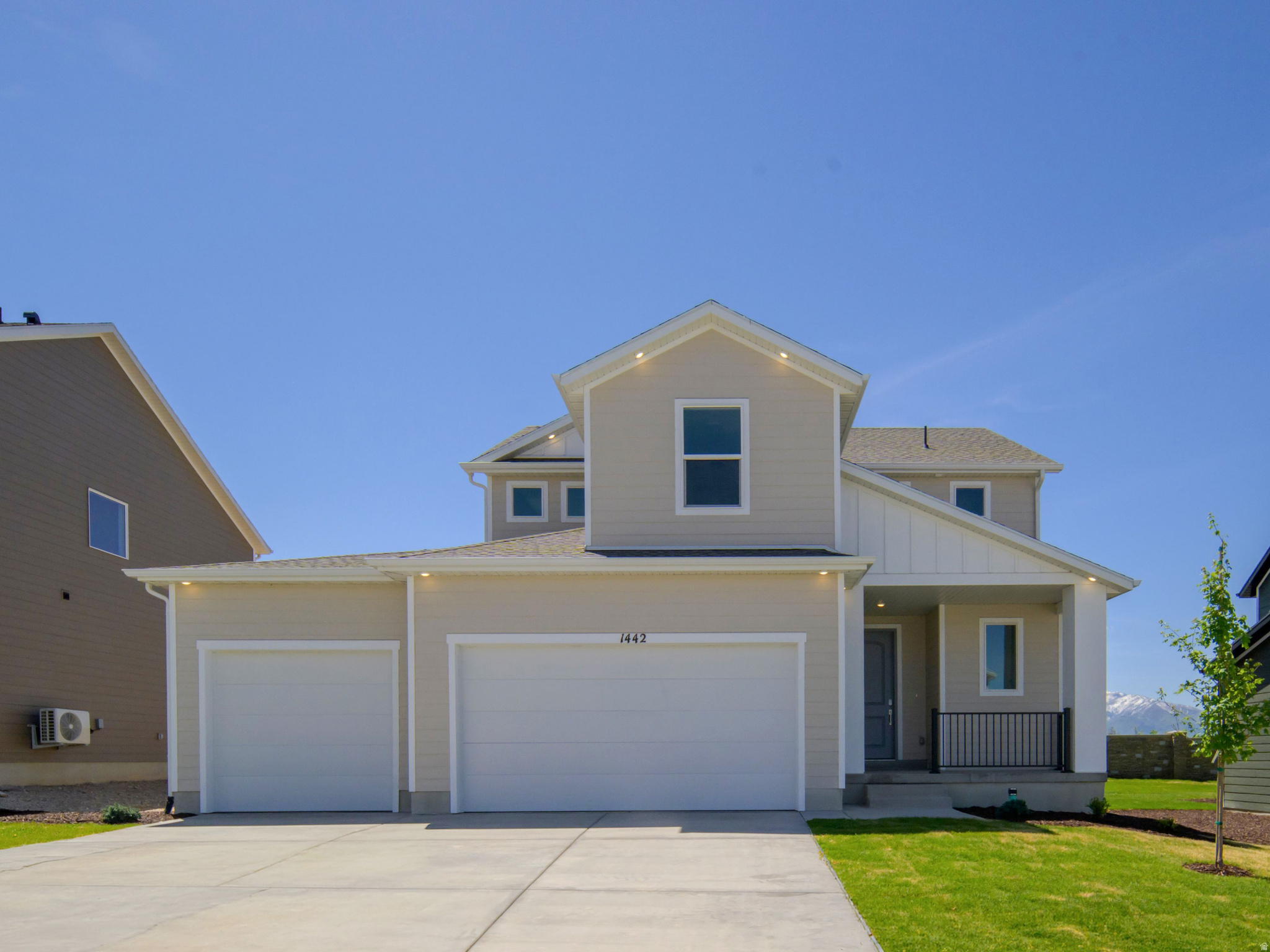 Meadow Creek - 903 - Pinnacle. READY FOR MOVE-IN! Receive up to $20,000 in closing costs or ask about our rate buydowns when financing with our preferred lender! This home includes 4 bedrooms, 2.5 bathrooms and 3-car garage. The main floor offers a family room, mudroom, dining area and a kitchen that includes white cabinets and light gray quartz countertops. Upstairs has four bedrooms, including the luxurious owner's suite with walk-in closet, a convenient laundry room, and master bath suite. Square footage figures are provided as a courtesy estimate only and were obtained from builder. Buyer is advised to obtain an independent measurement.