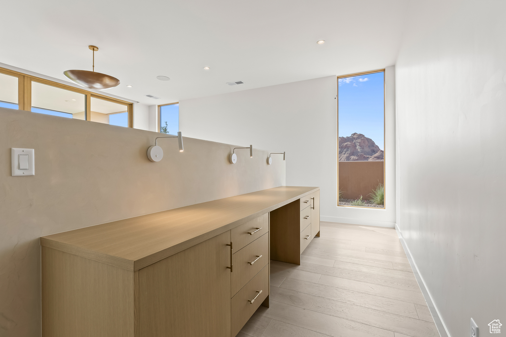 ESTATES AT SAND HOLLOW - Residential