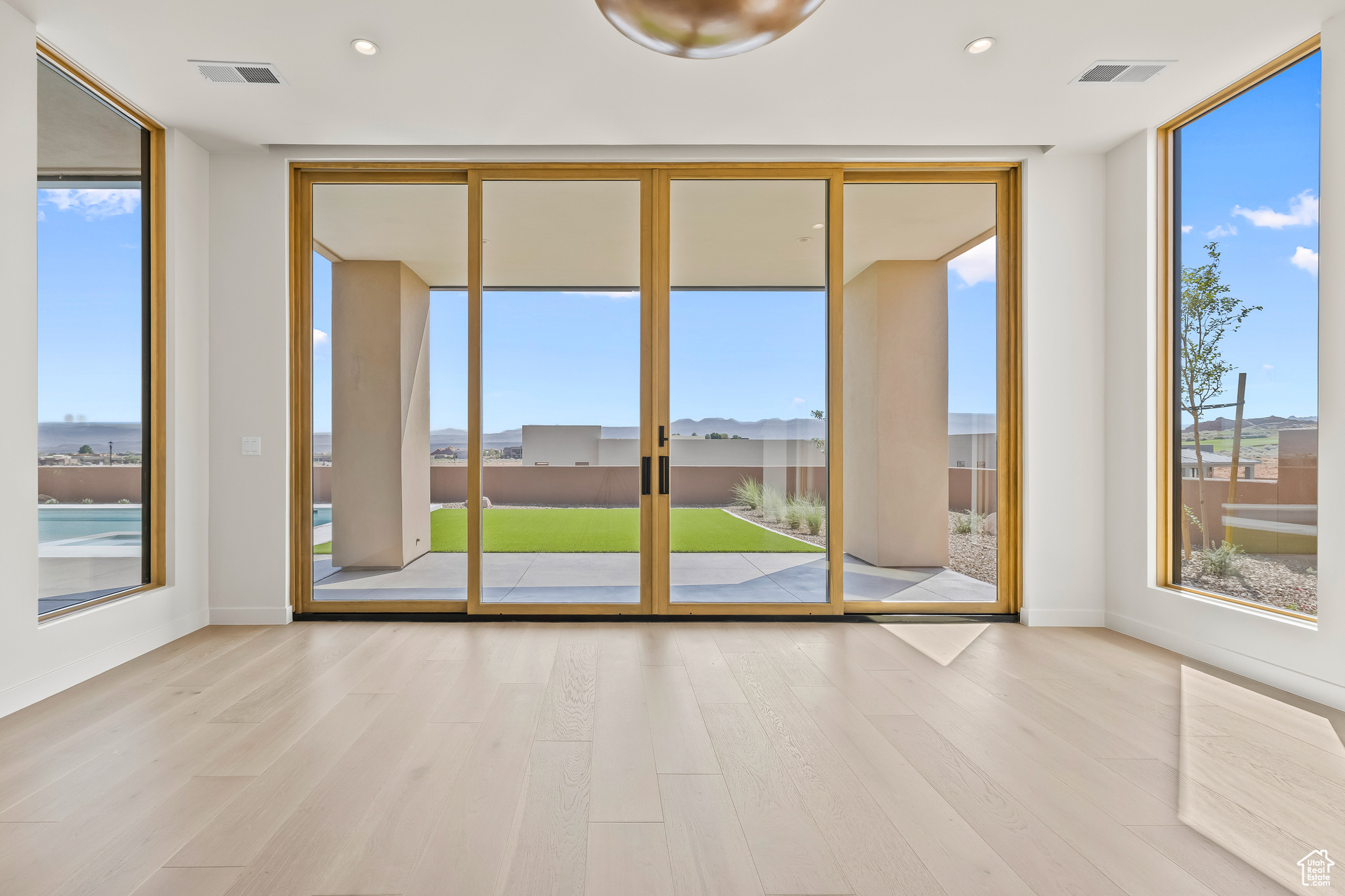 ESTATES AT SAND HOLLOW - Residential