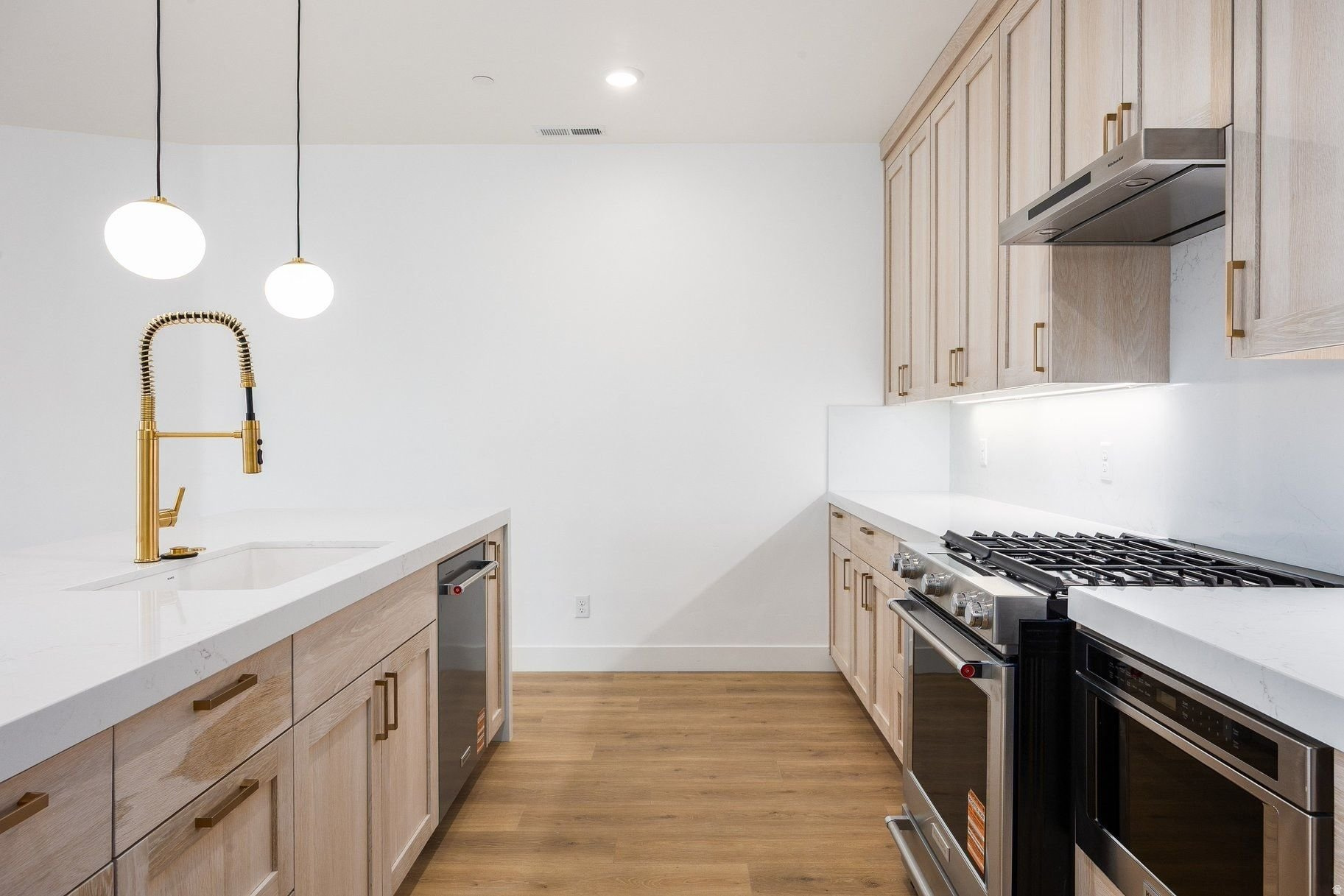 APOLLO SQUARE - Residential