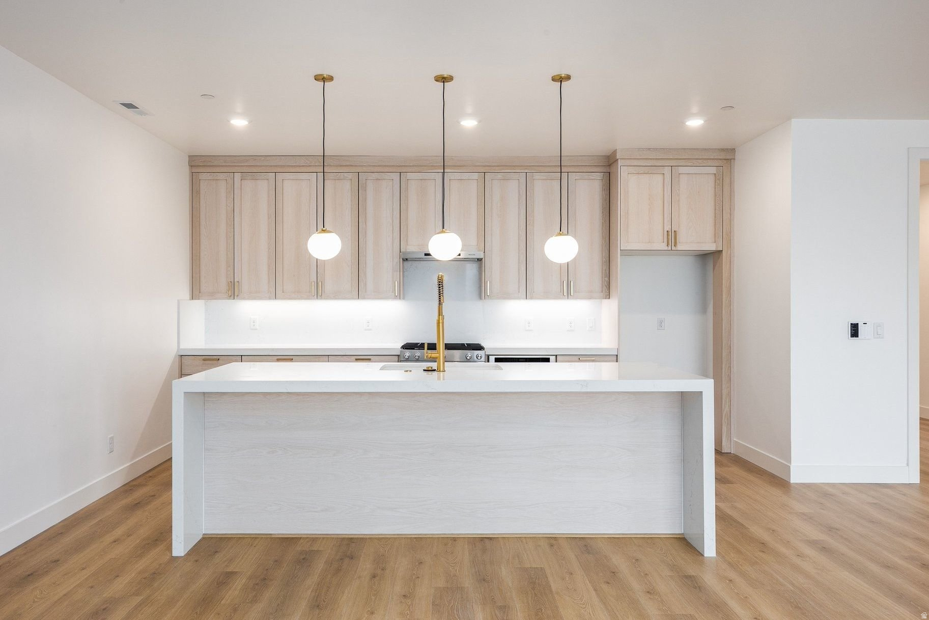 APOLLO SQUARE - Residential