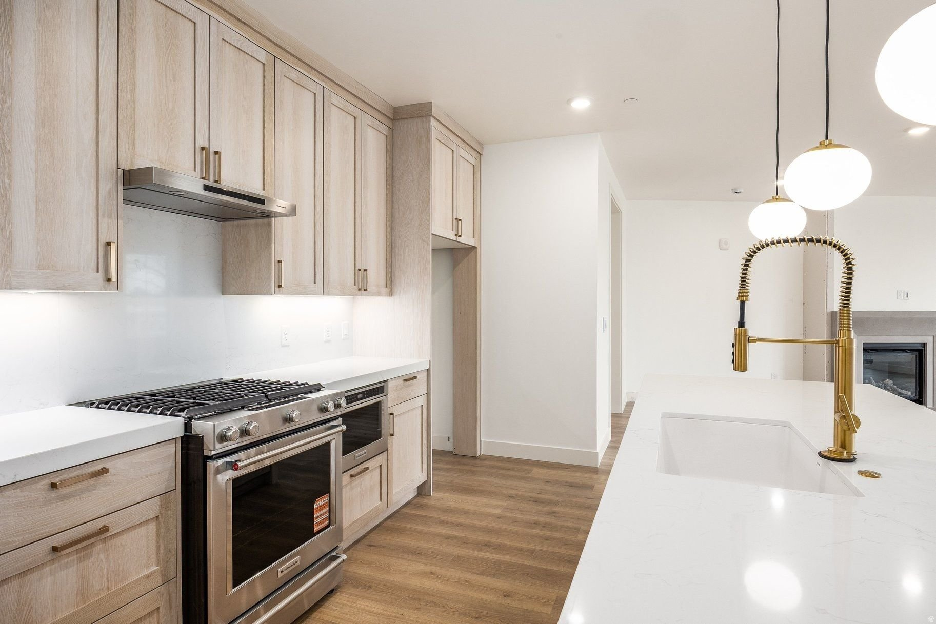 APOLLO SQUARE - Residential