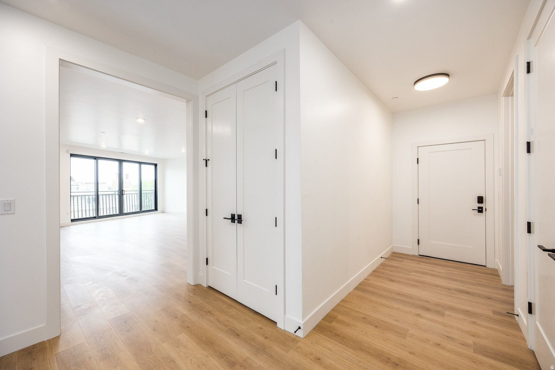 APOLLO SQUARE - Residential