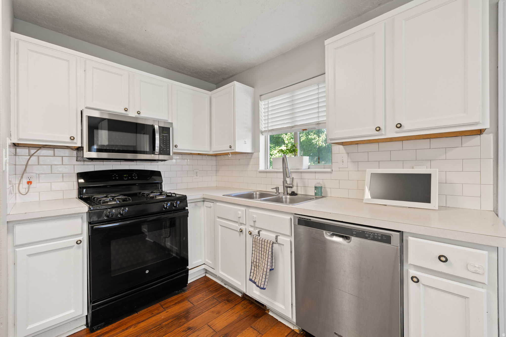 TAYLOR - Residential