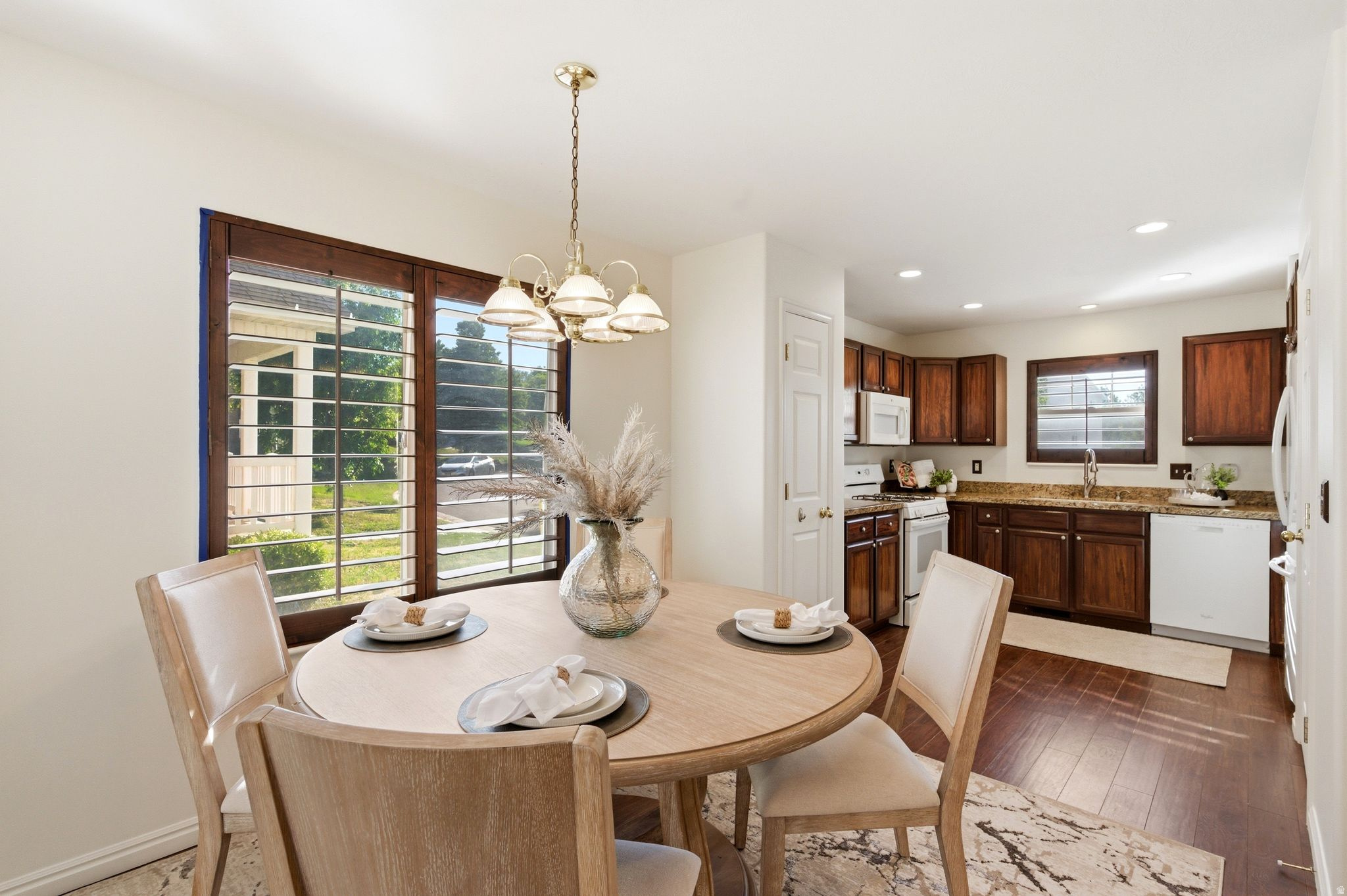 CHIMNEY ROCK - Residential