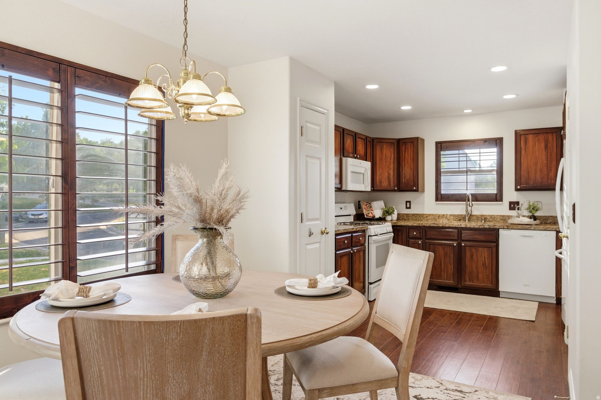 CHIMNEY ROCK - Residential