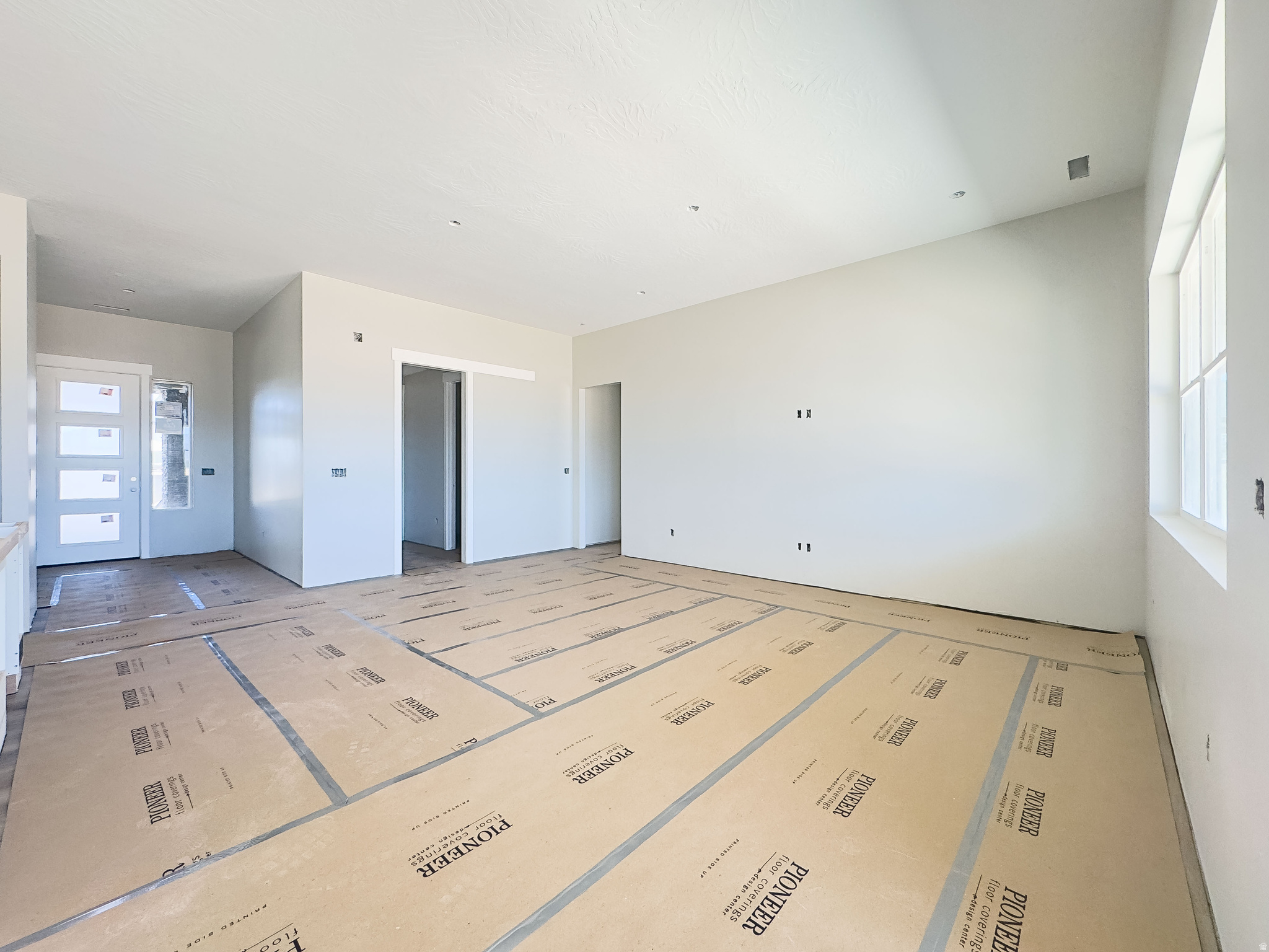 IRON WEST - Residential