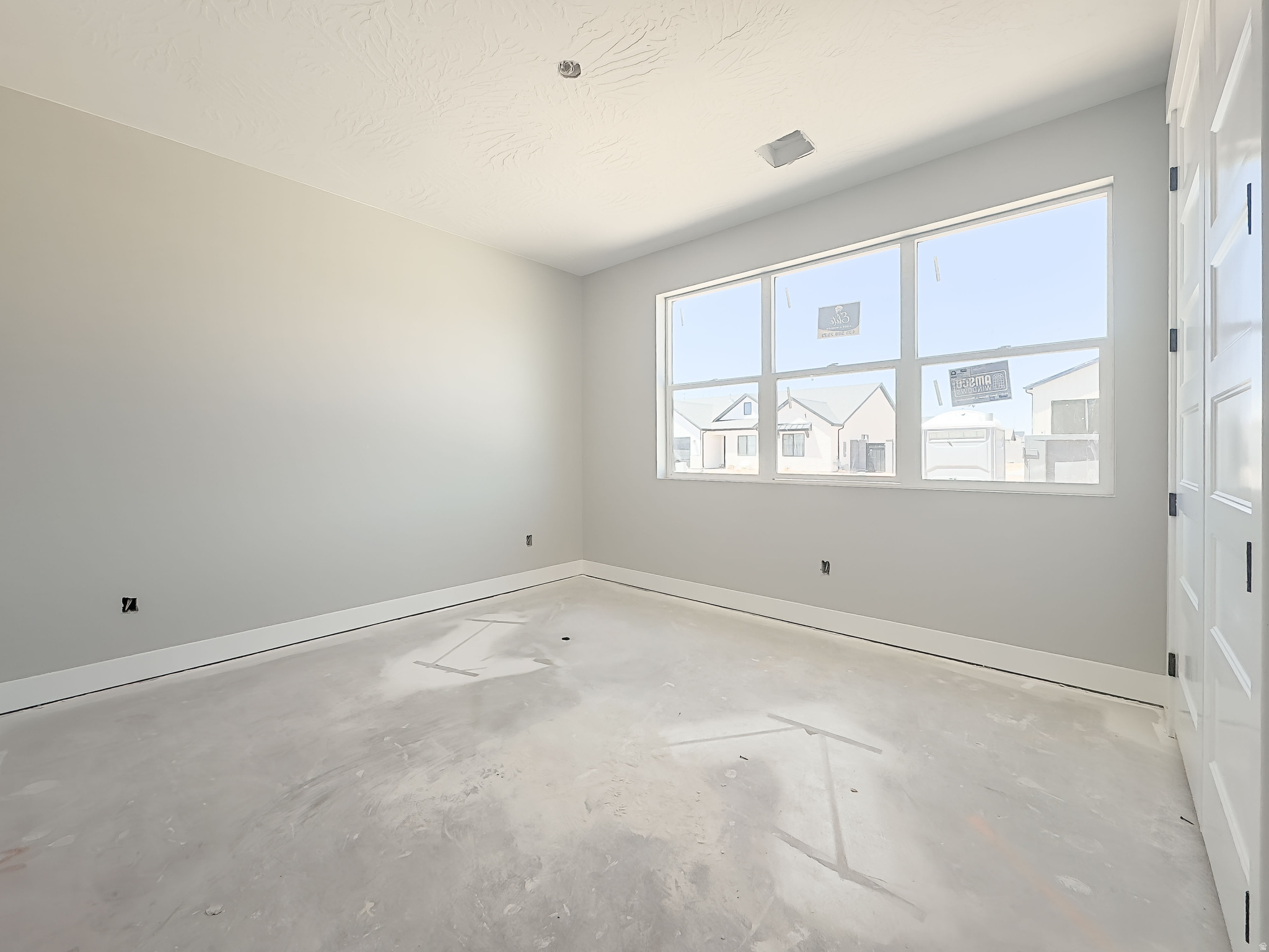 IRON WEST - Residential