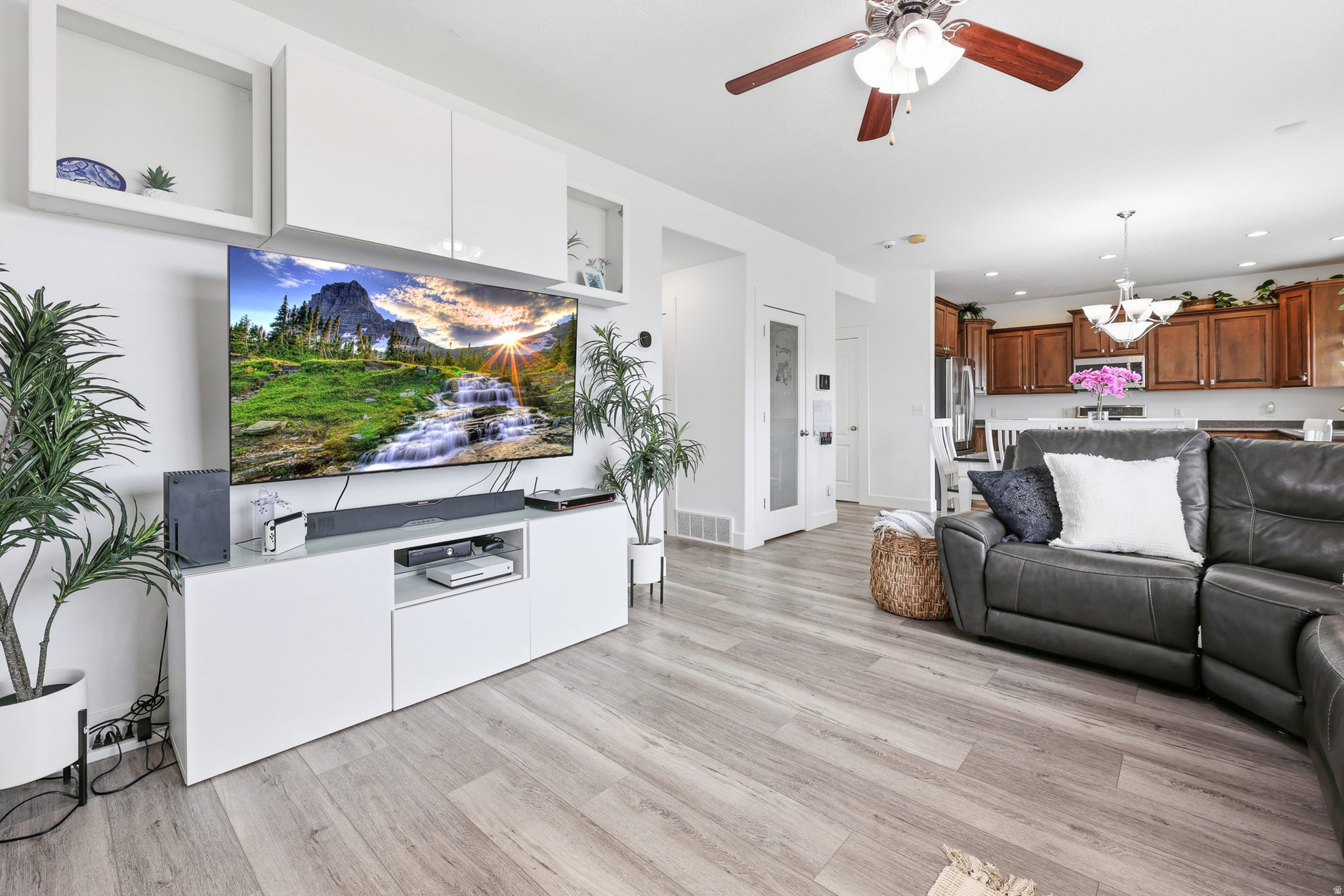 HIDDEN CANYON - Residential