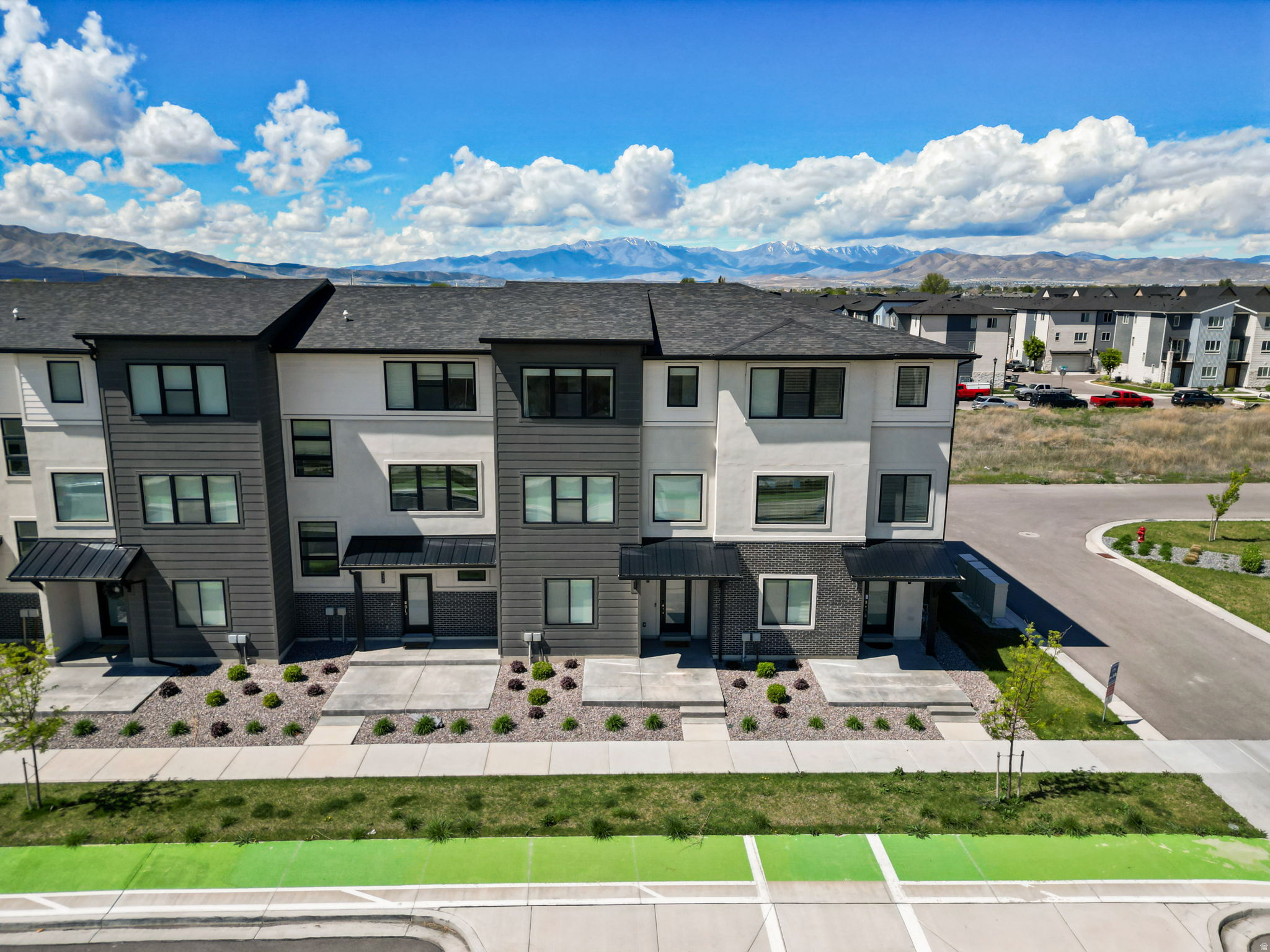 LAKESHORE LANDING - Residential