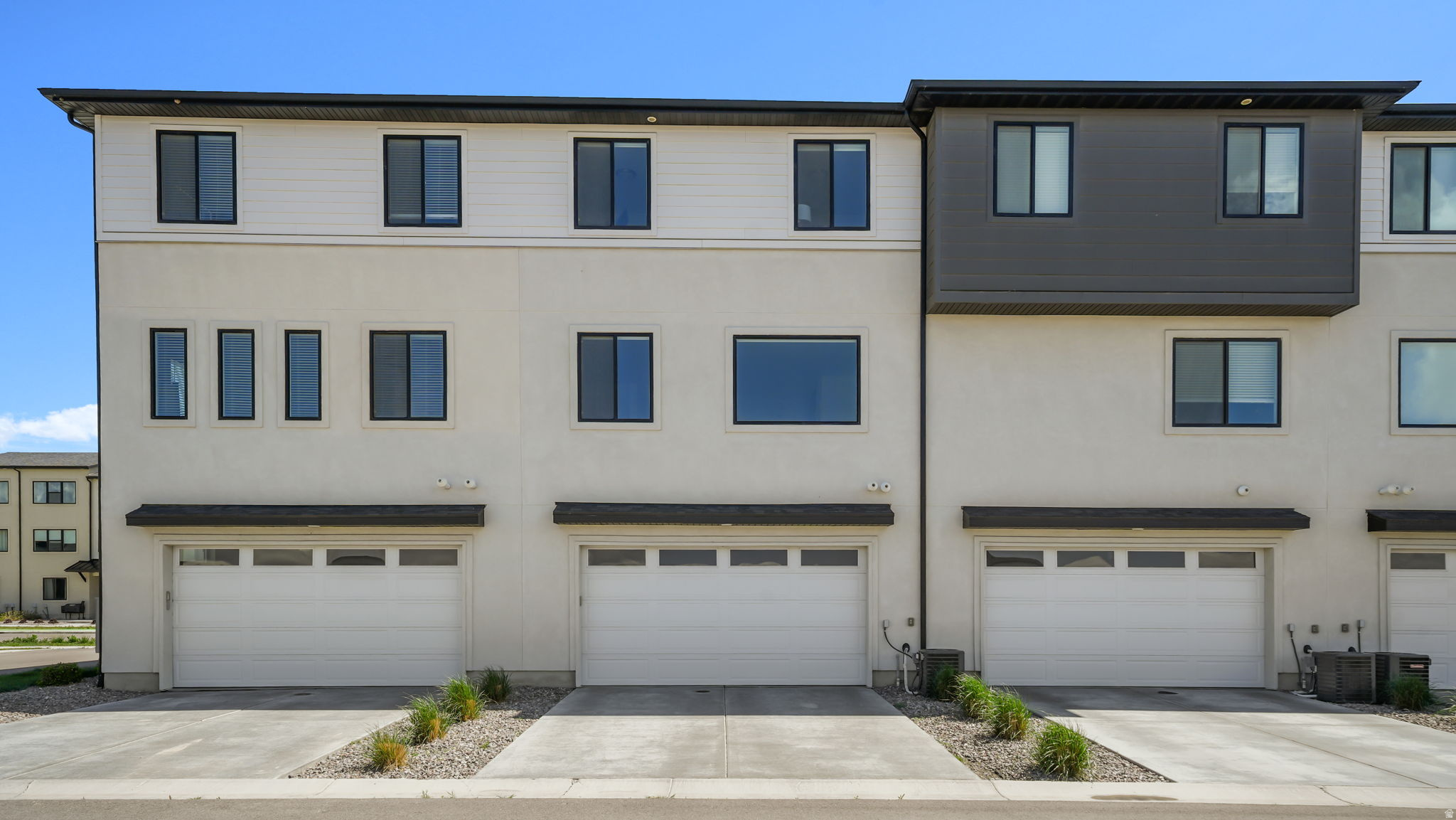 LAKESHORE LANDING - Residential