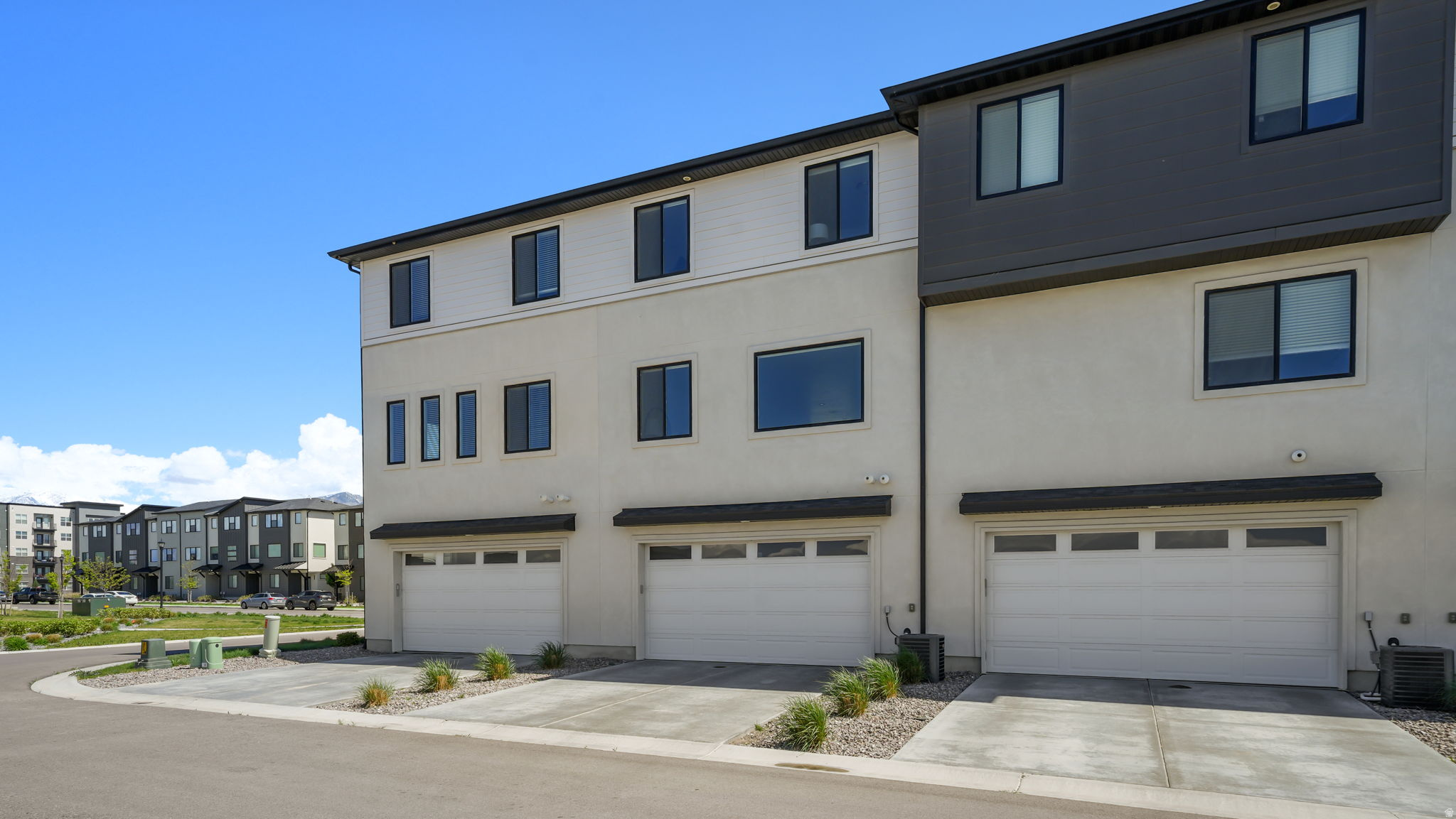 LAKESHORE LANDING - Residential