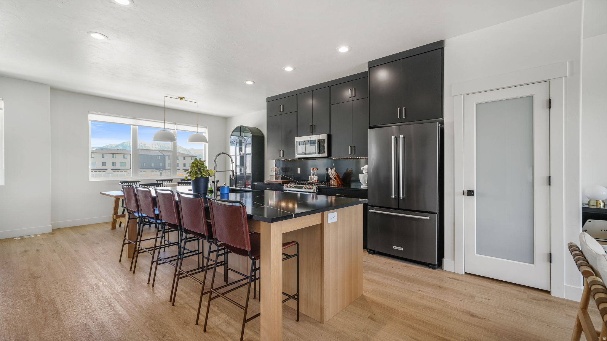 LAKESHORE LANDING - Residential