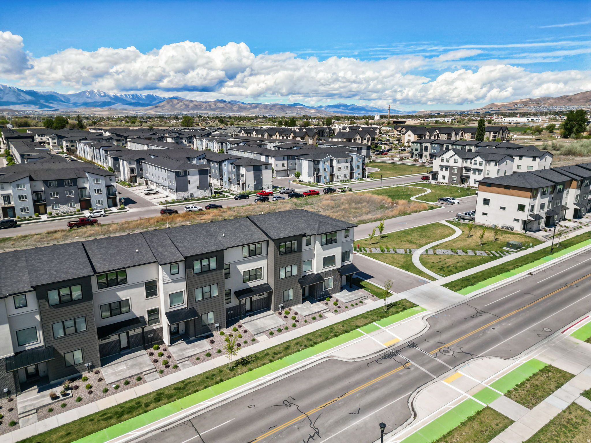 LAKESHORE LANDING - Residential