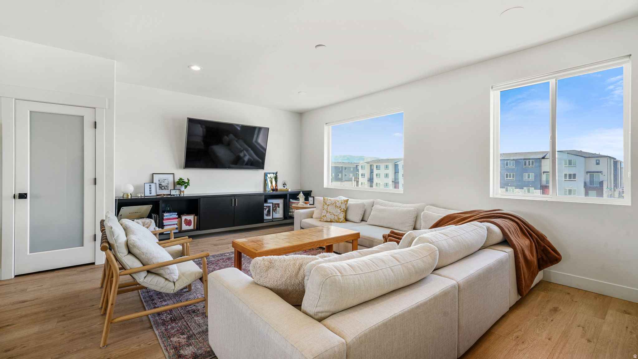 LAKESHORE LANDING - Residential