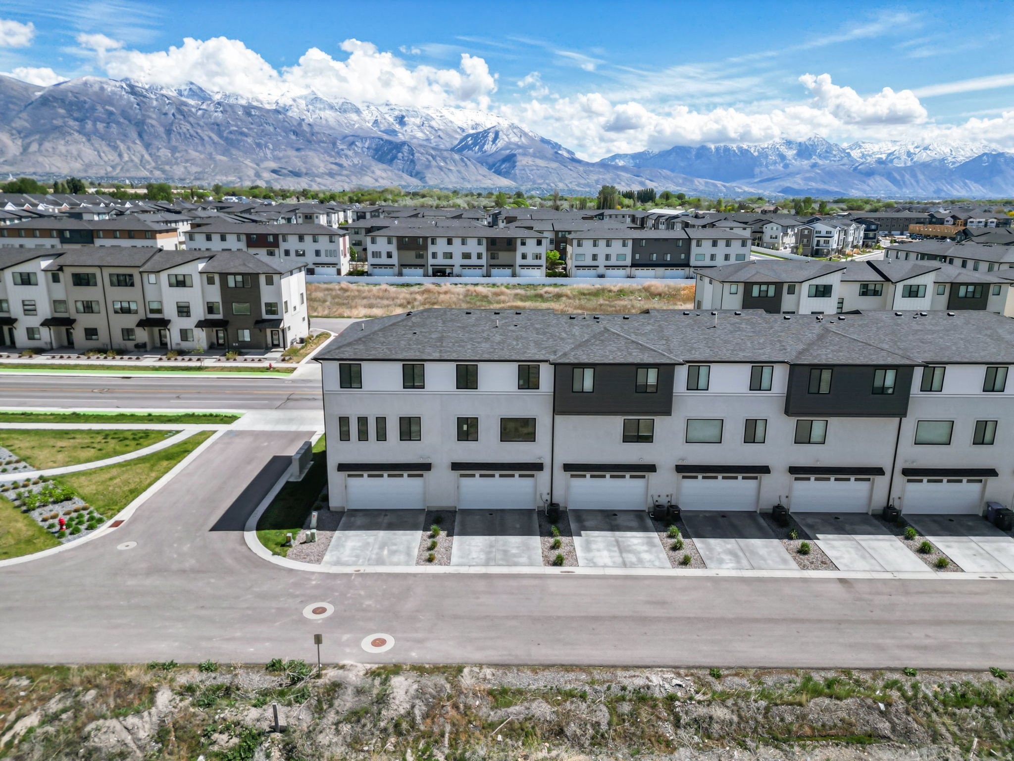 LAKESHORE LANDING - Residential