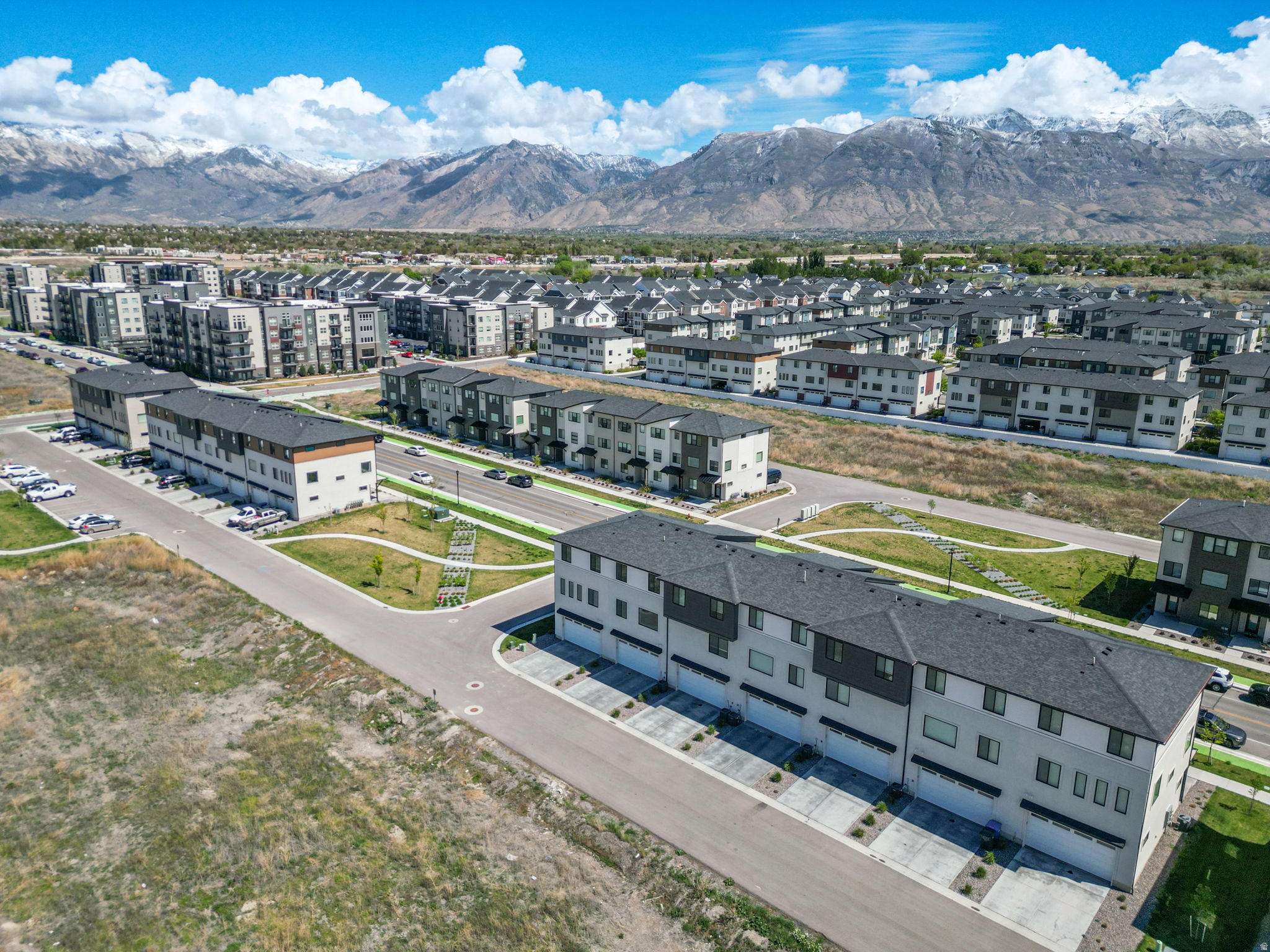 LAKESHORE LANDING - Residential