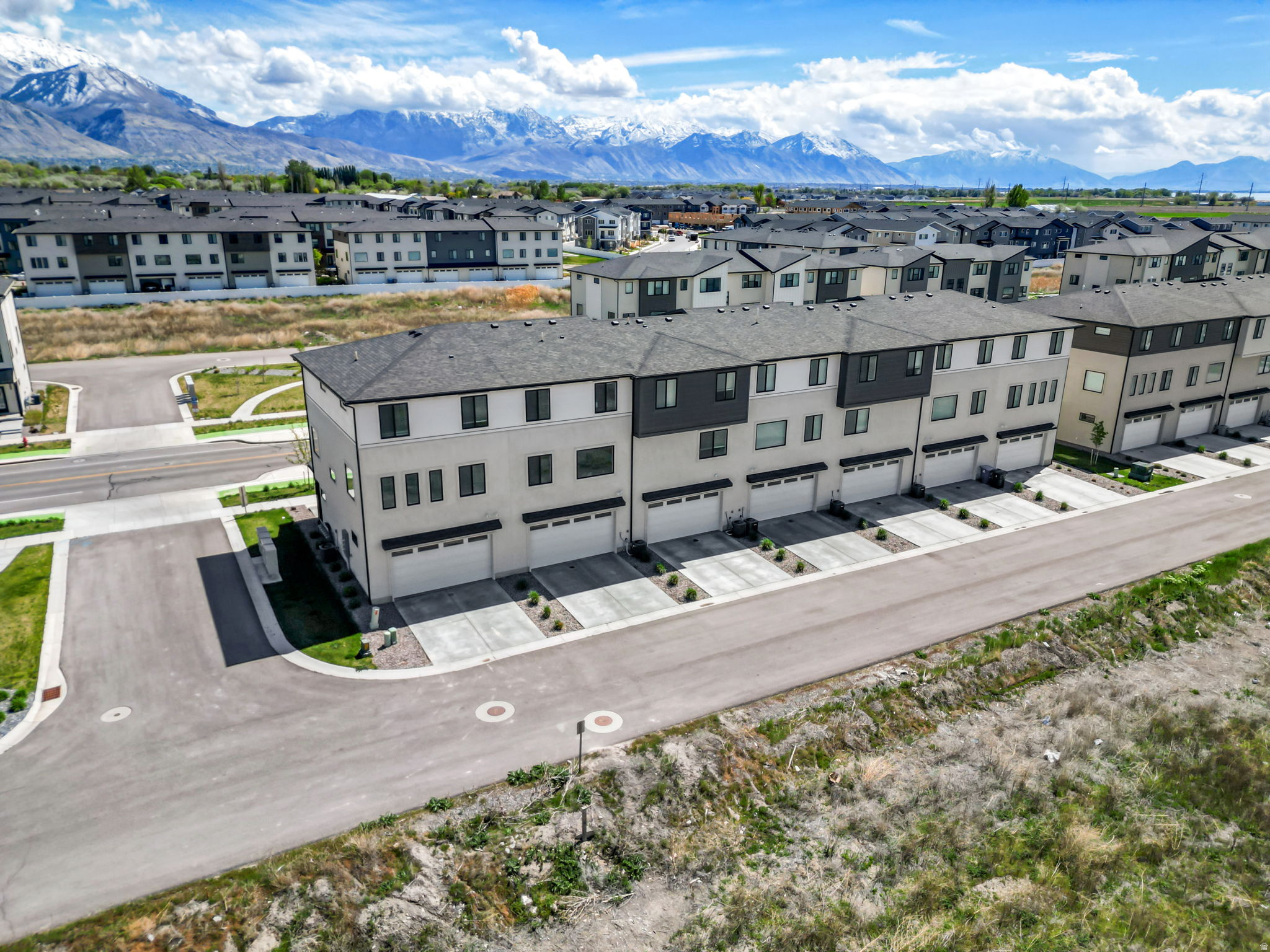 LAKESHORE LANDING - Residential