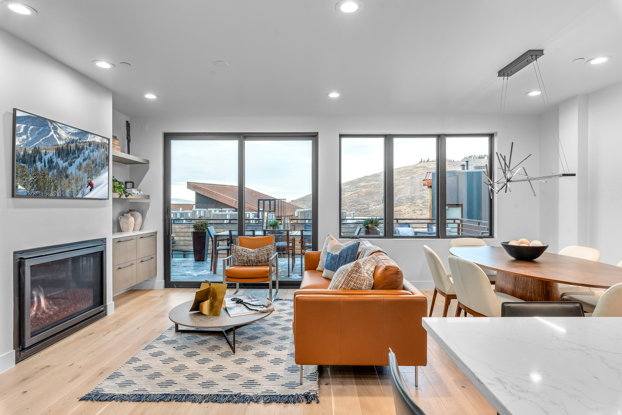 KINGS CROWN - Residential