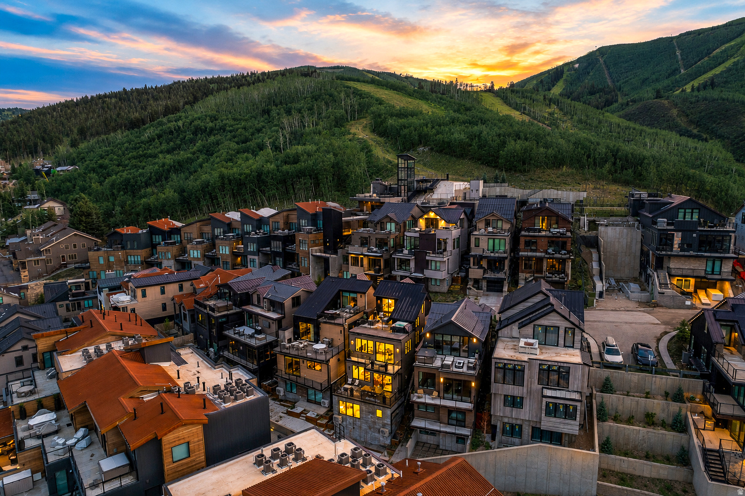 KINGS CROWN - Residential