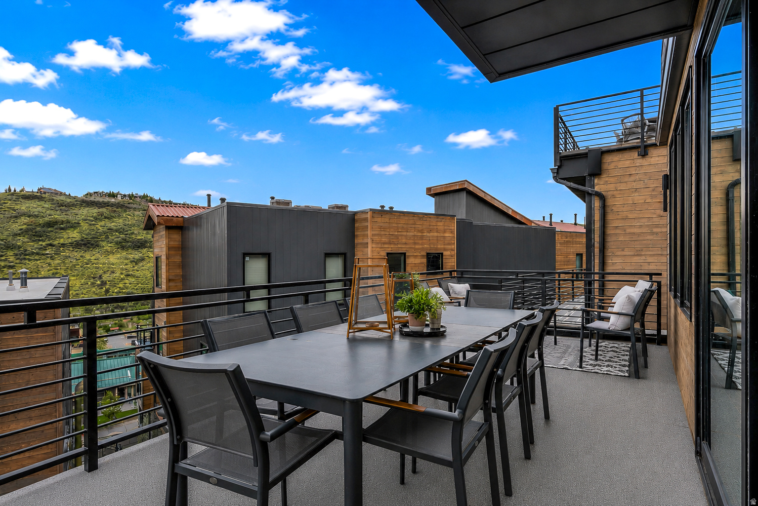 KINGS CROWN - Residential
