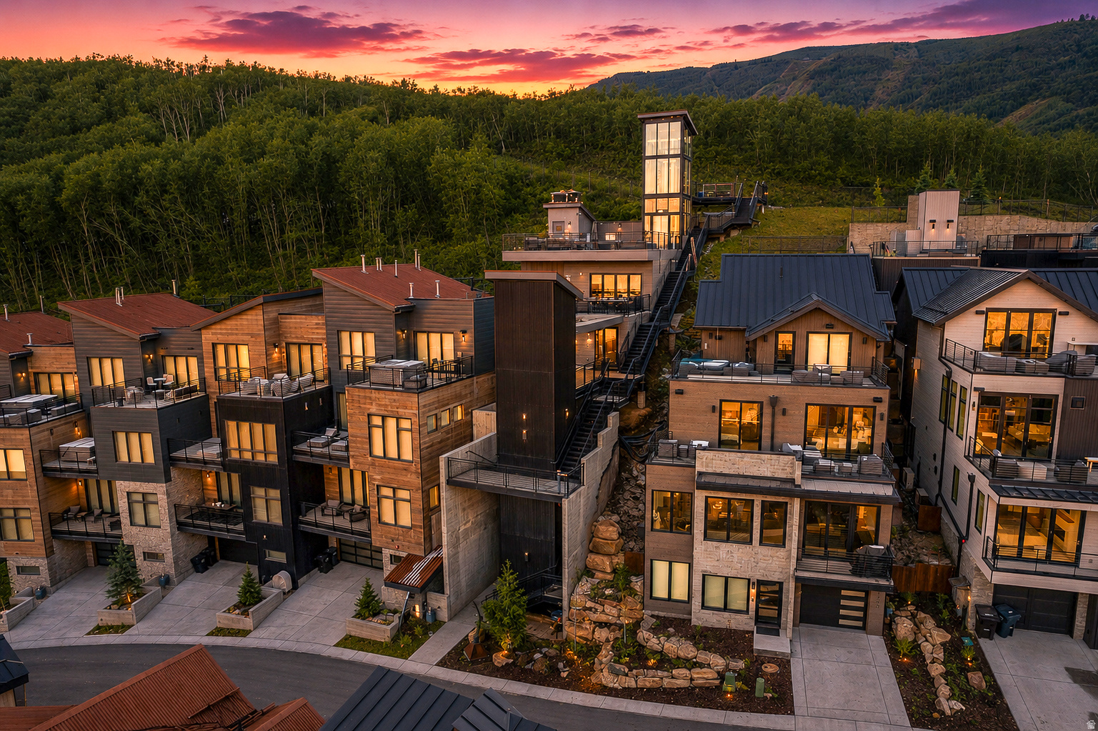 KINGS CROWN - Residential