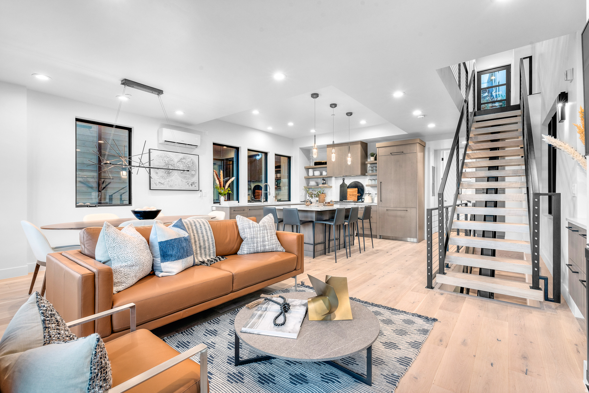 KINGS CROWN - Residential