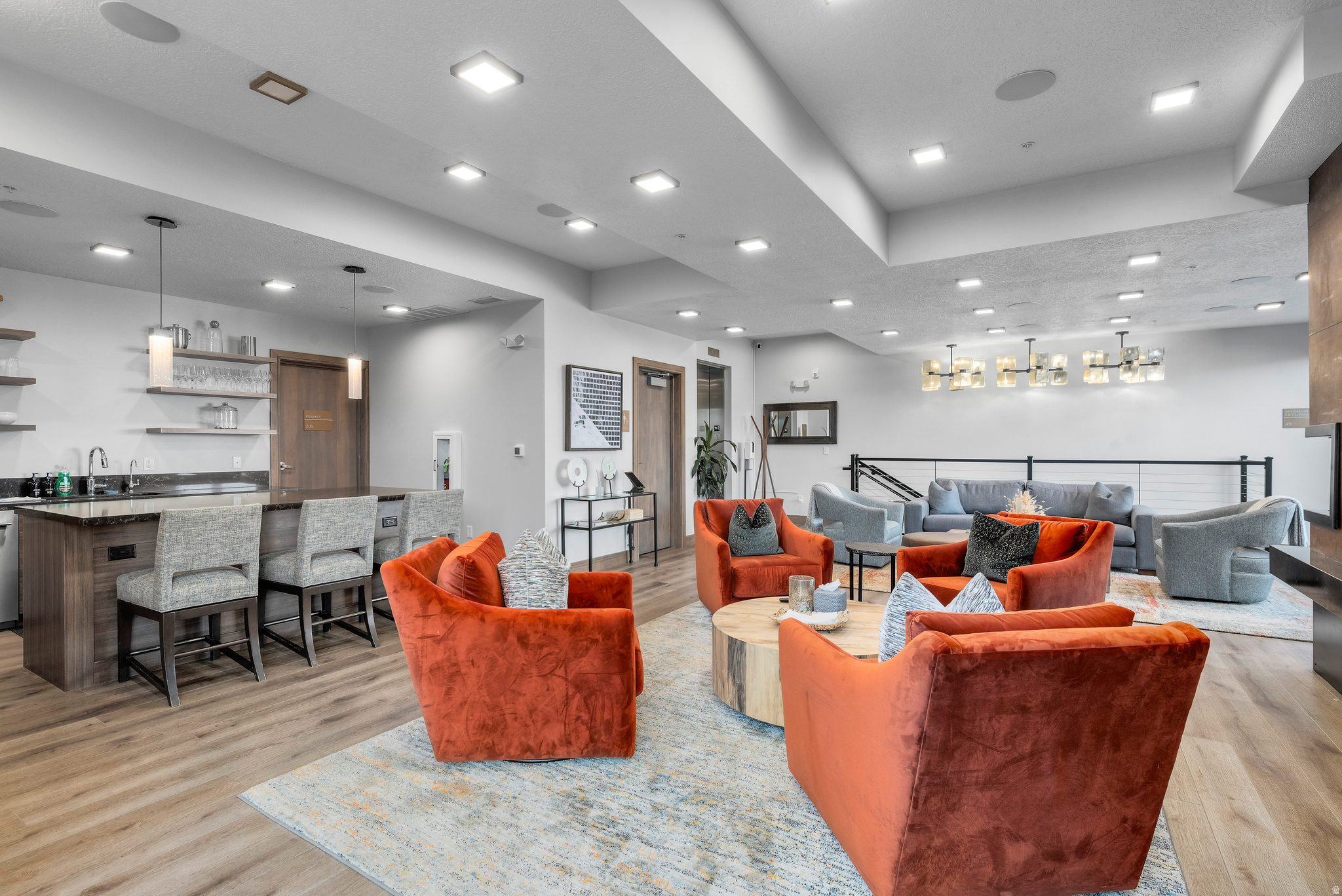 KINGS CROWN - Residential