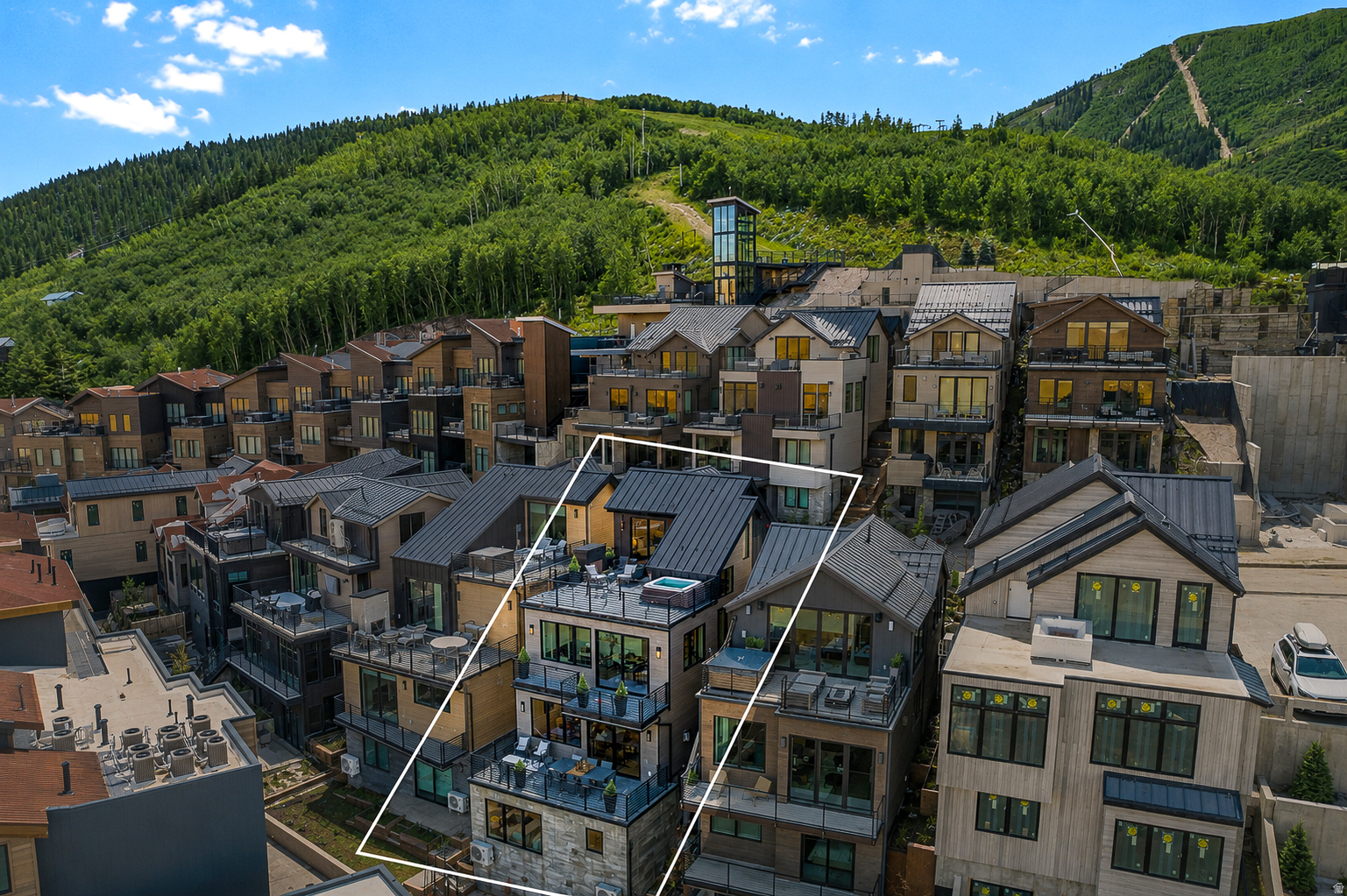 KINGS CROWN - Residential