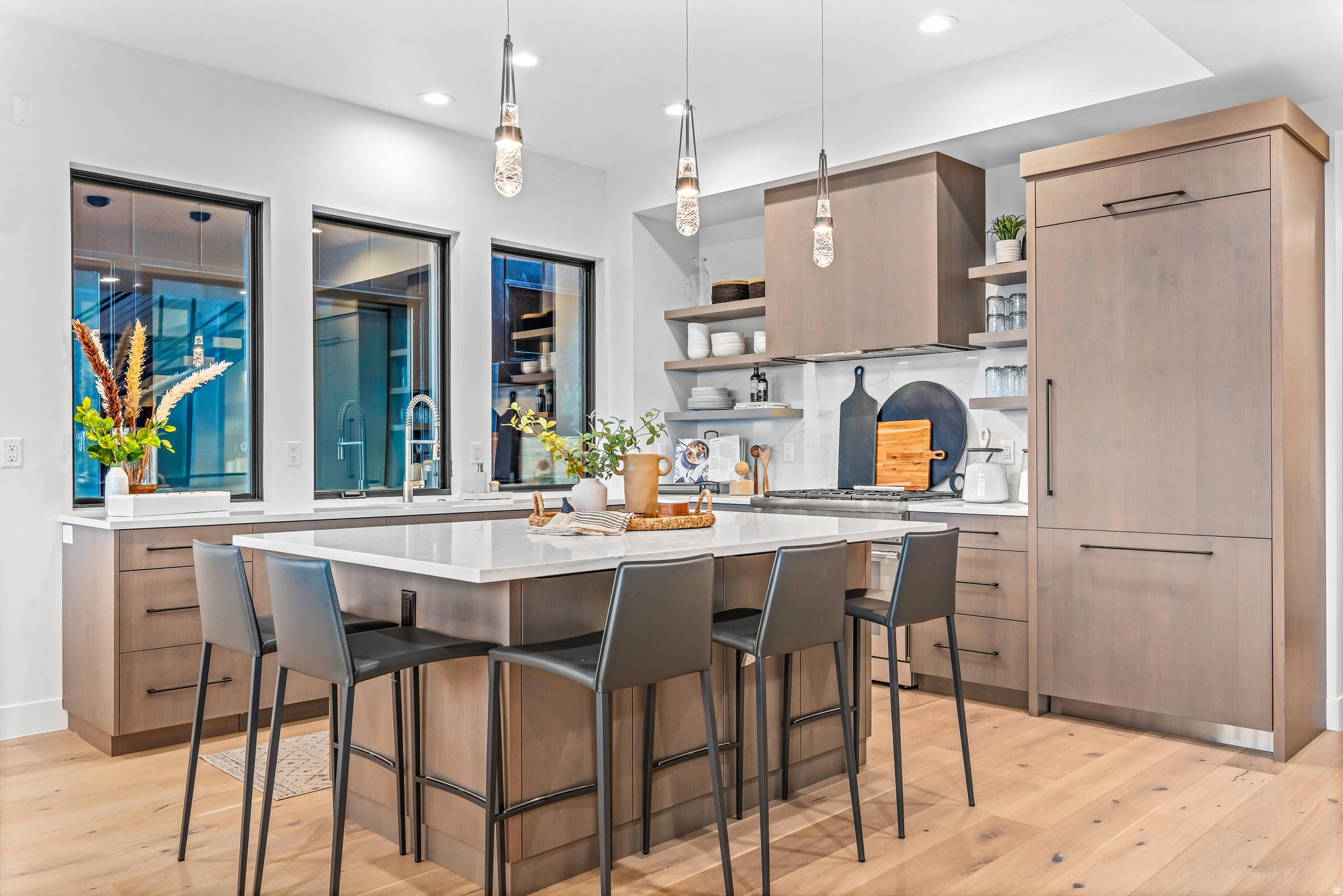 KINGS CROWN - Residential