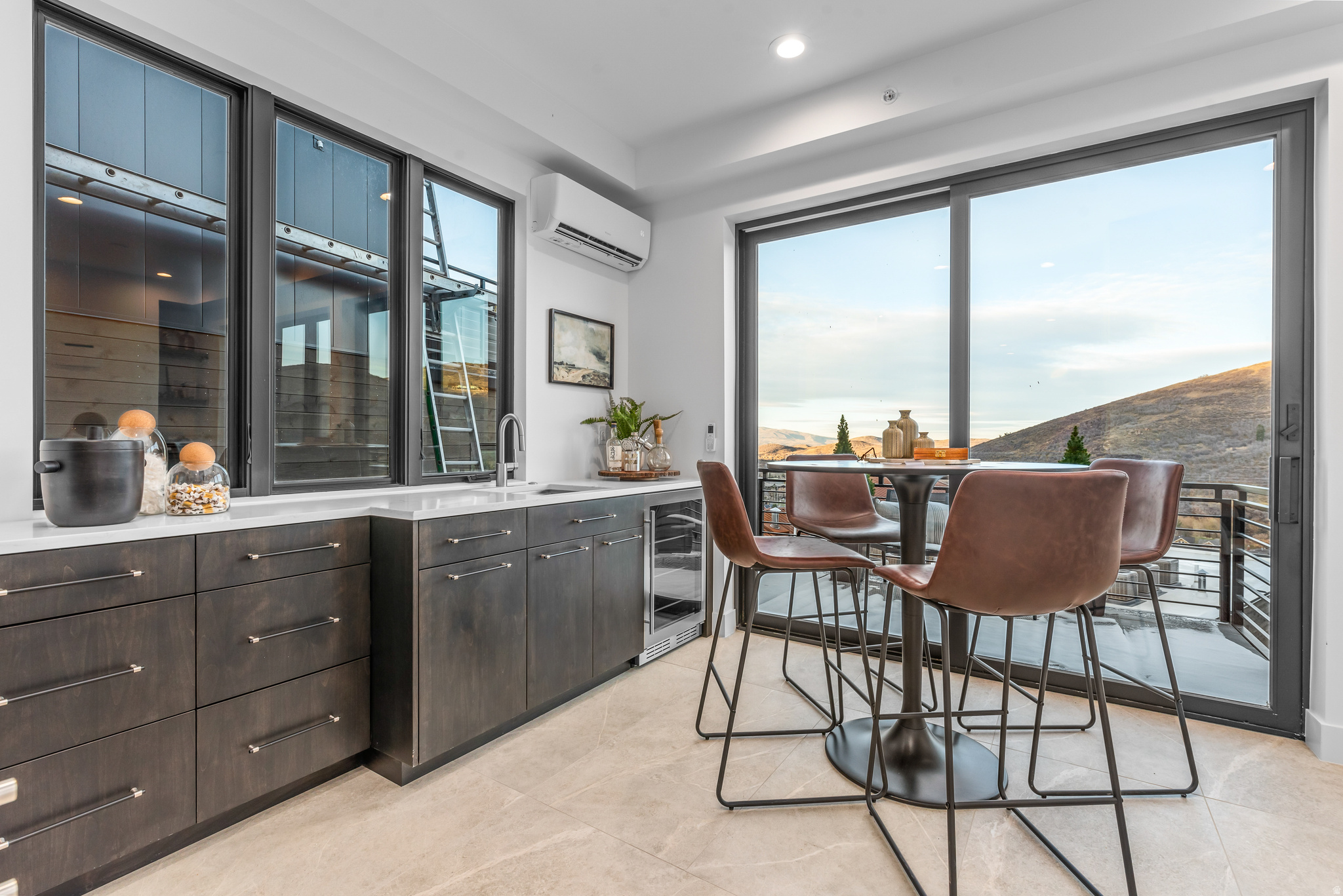 KINGS CROWN - Residential