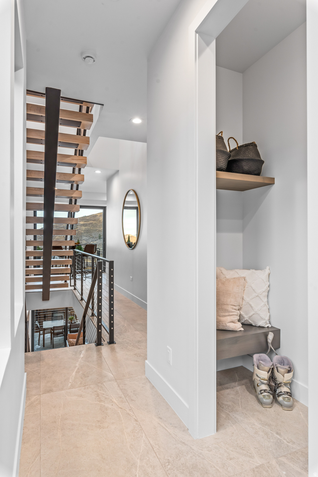KINGS CROWN - Residential